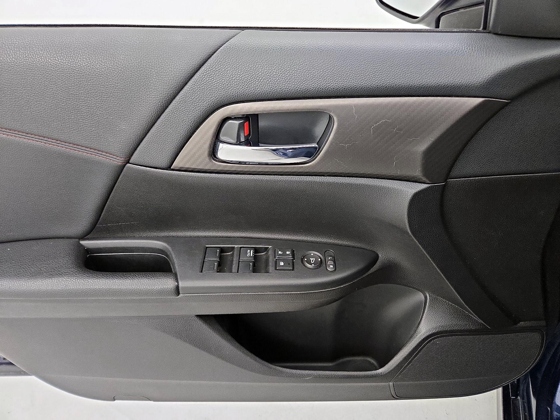 Thumbnail: 2017 Honda Accord - 12