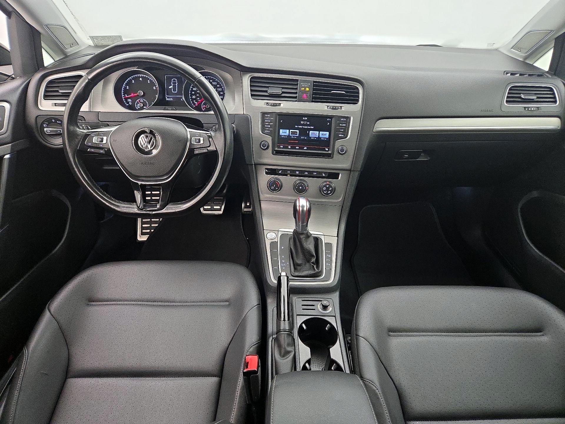 Thumbnail: 2016 Volkswagen Golf - 9