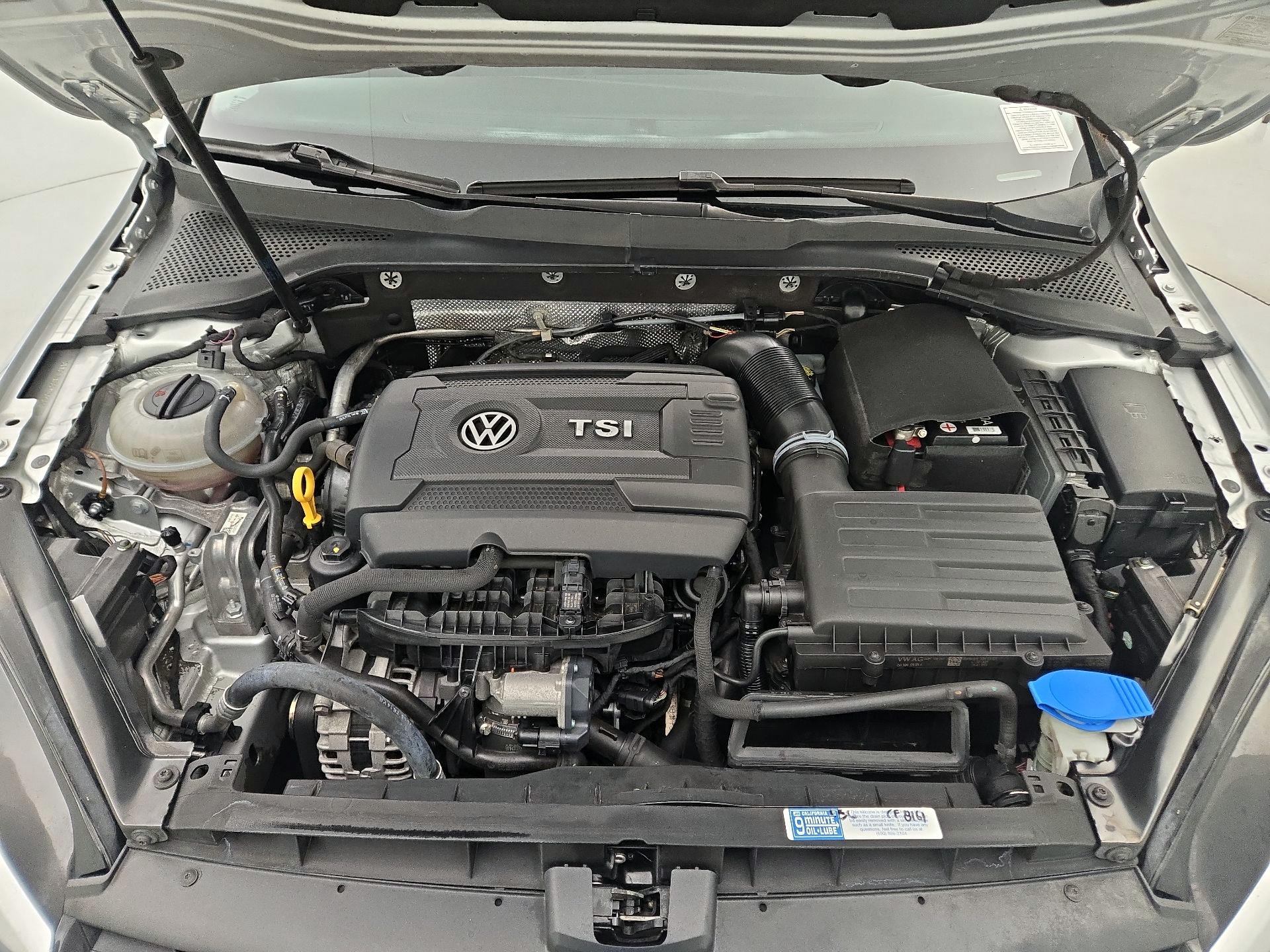 Thumbnail: 2016 Volkswagen Golf - 20