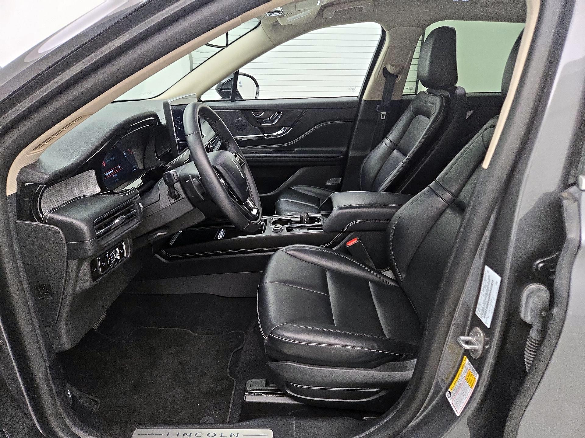 Thumbnail: 2023 Lincoln Corsair - 11