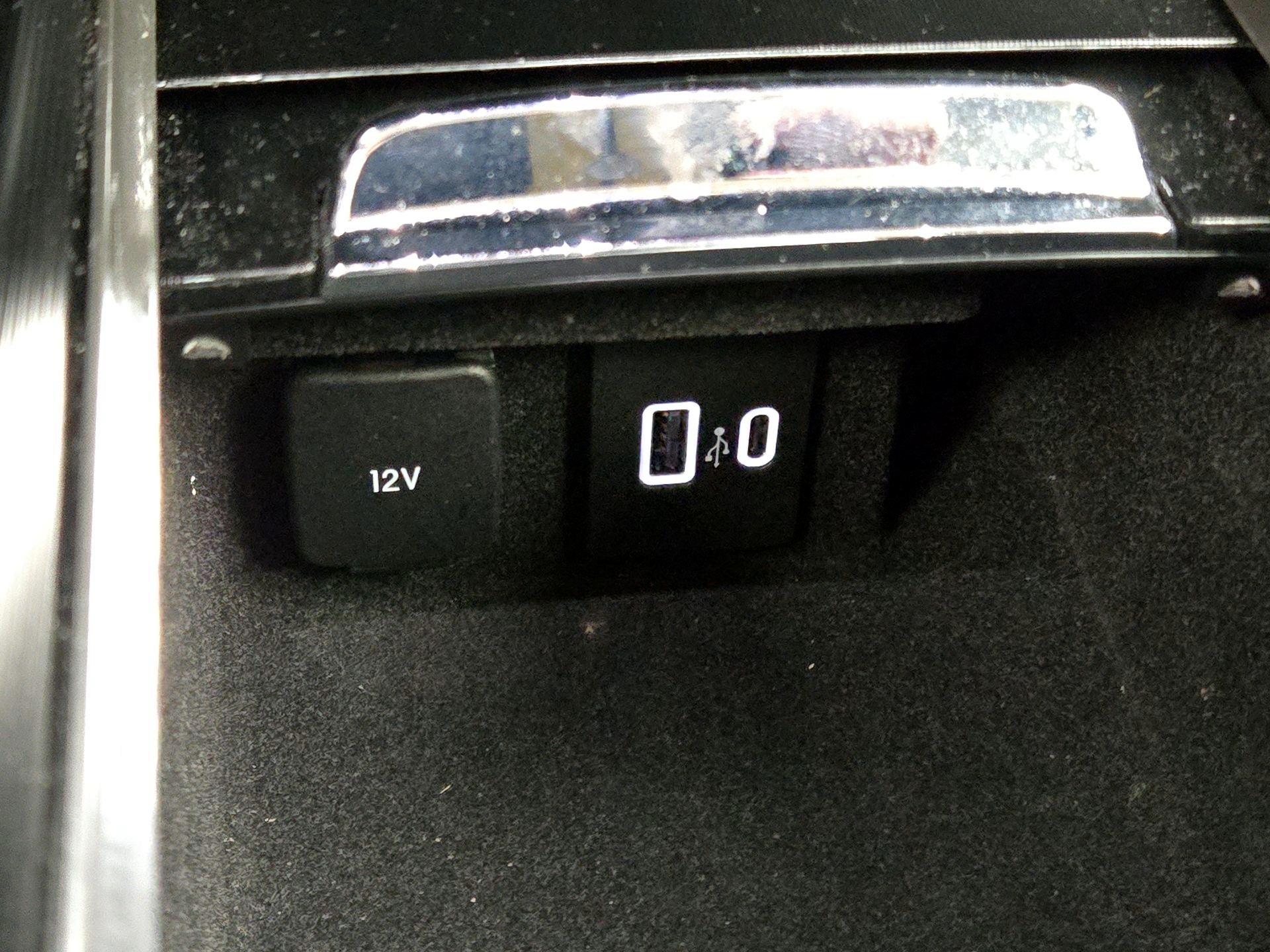 Thumbnail: 2023 Lincoln Corsair - 19