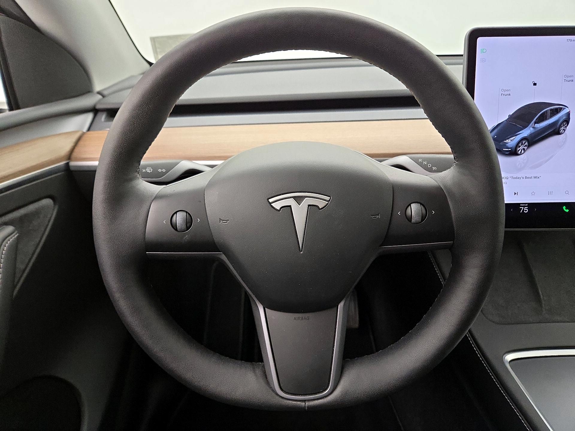 Thumbnail: 2024 Tesla Model Y - 10