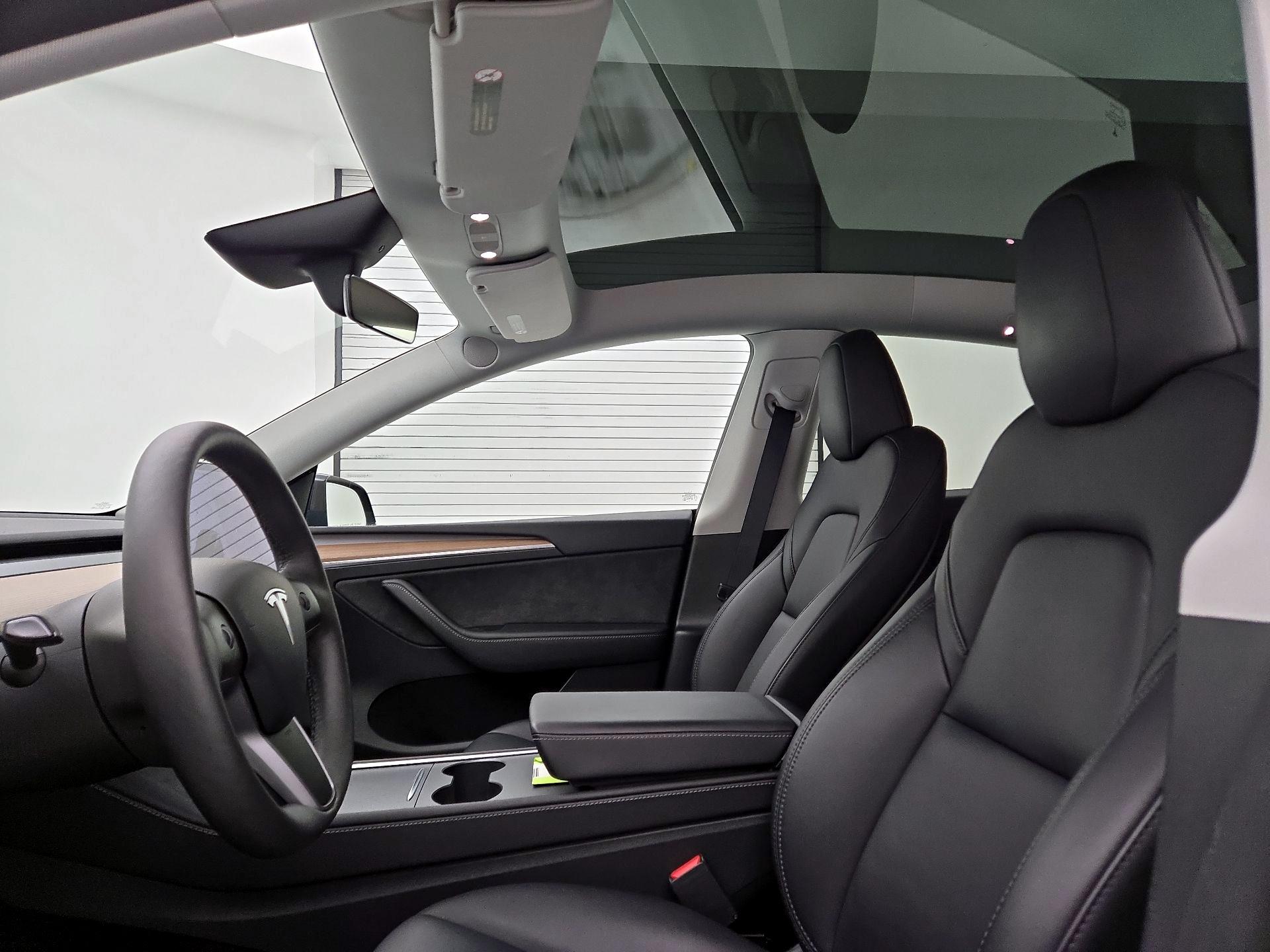 Thumbnail: 2024 Tesla Model Y - 18