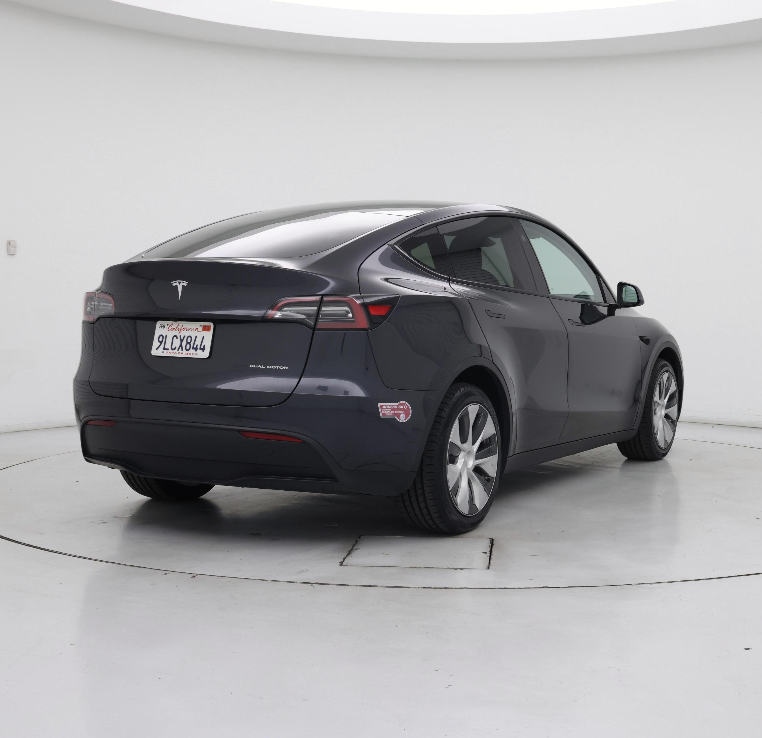 Thumbnail: 2024 Tesla Model Y - 8