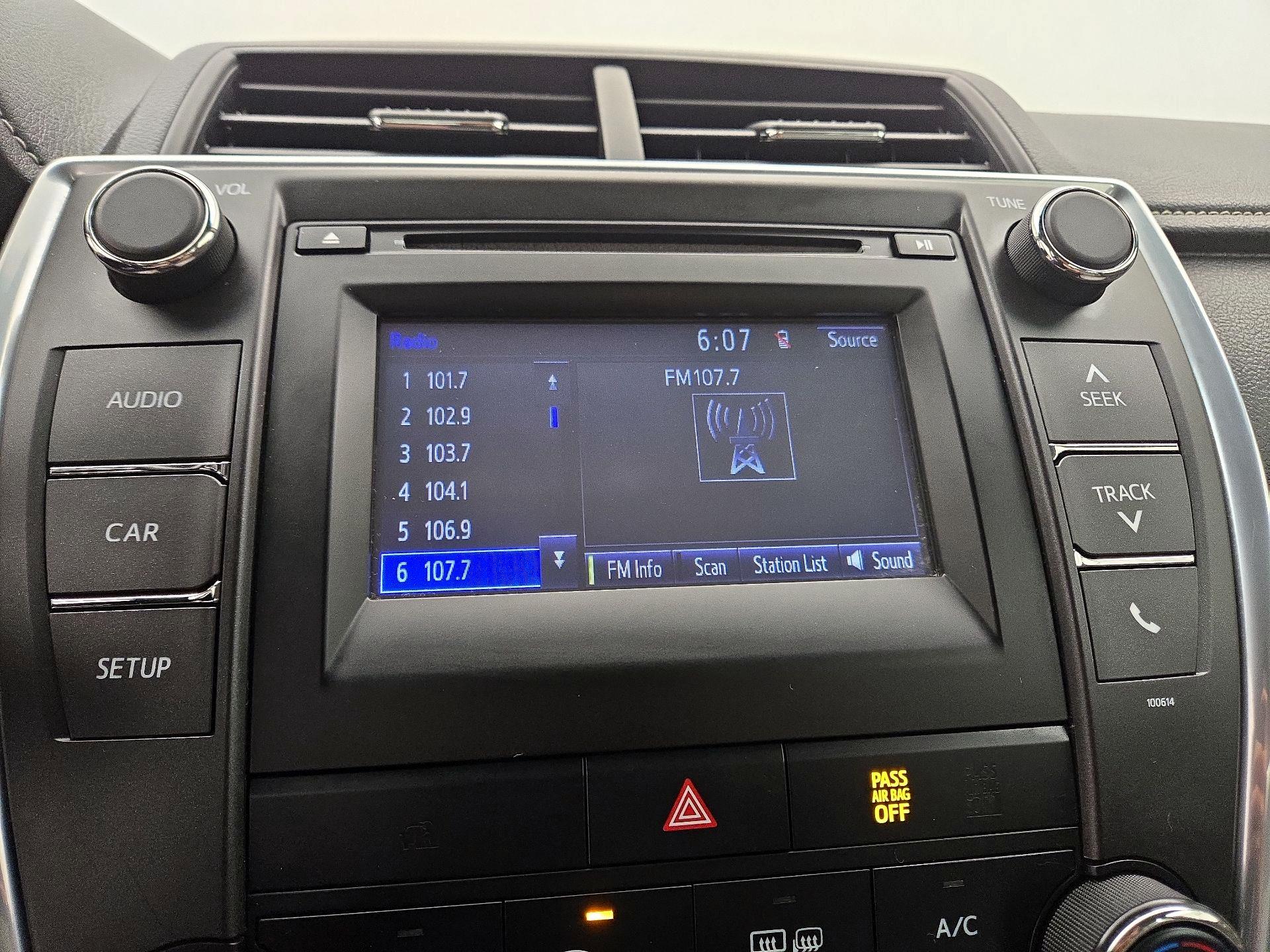 Thumbnail: 2017 Toyota Camry - 15