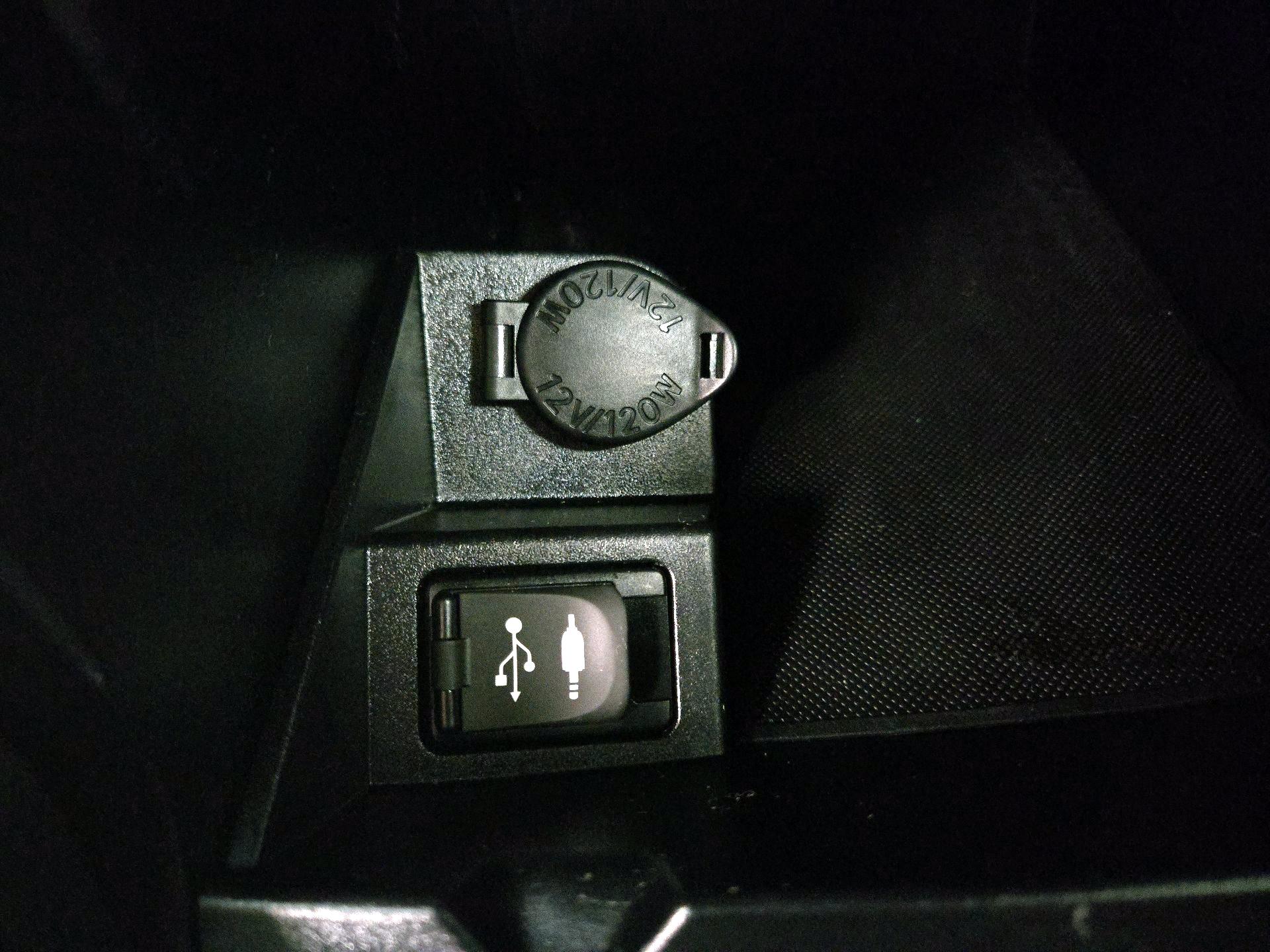 Thumbnail: 2017 Toyota Camry - 18