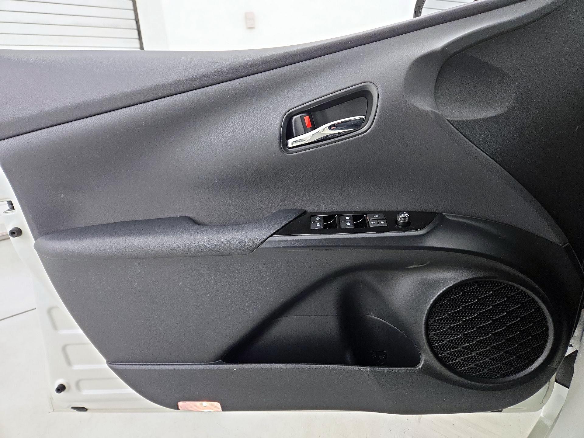 Thumbnail: 2018 Toyota Prius Prime - 12