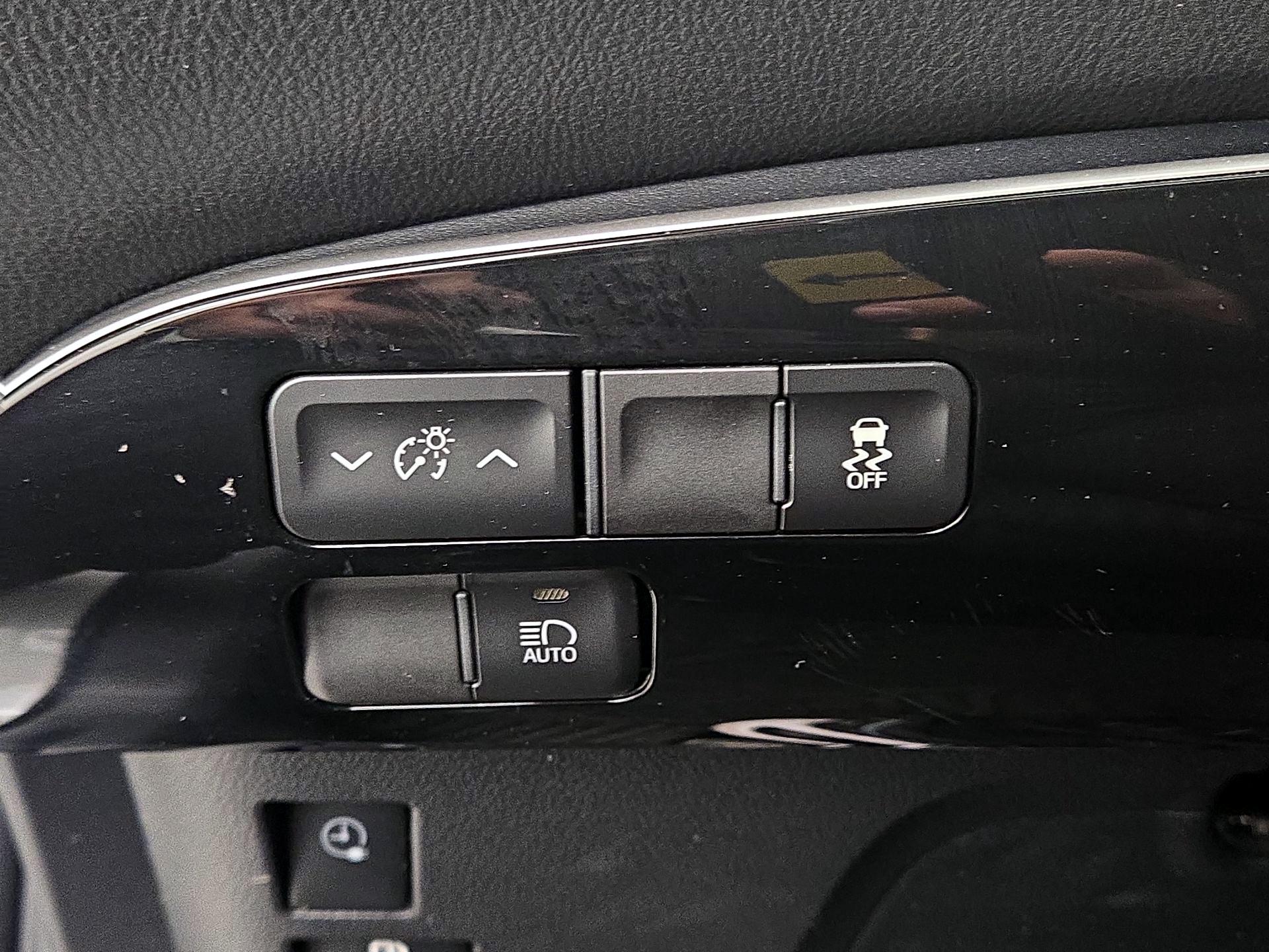 Thumbnail: 2018 Toyota Prius Prime - 13