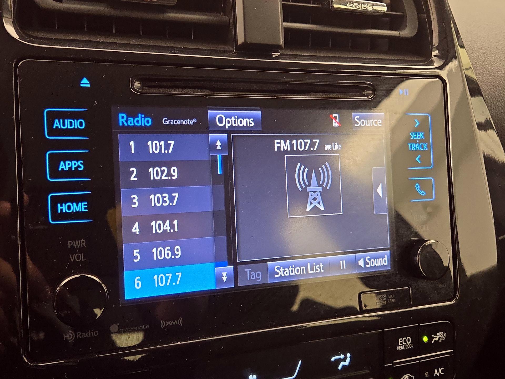 Thumbnail: 2018 Toyota Prius Prime - 16