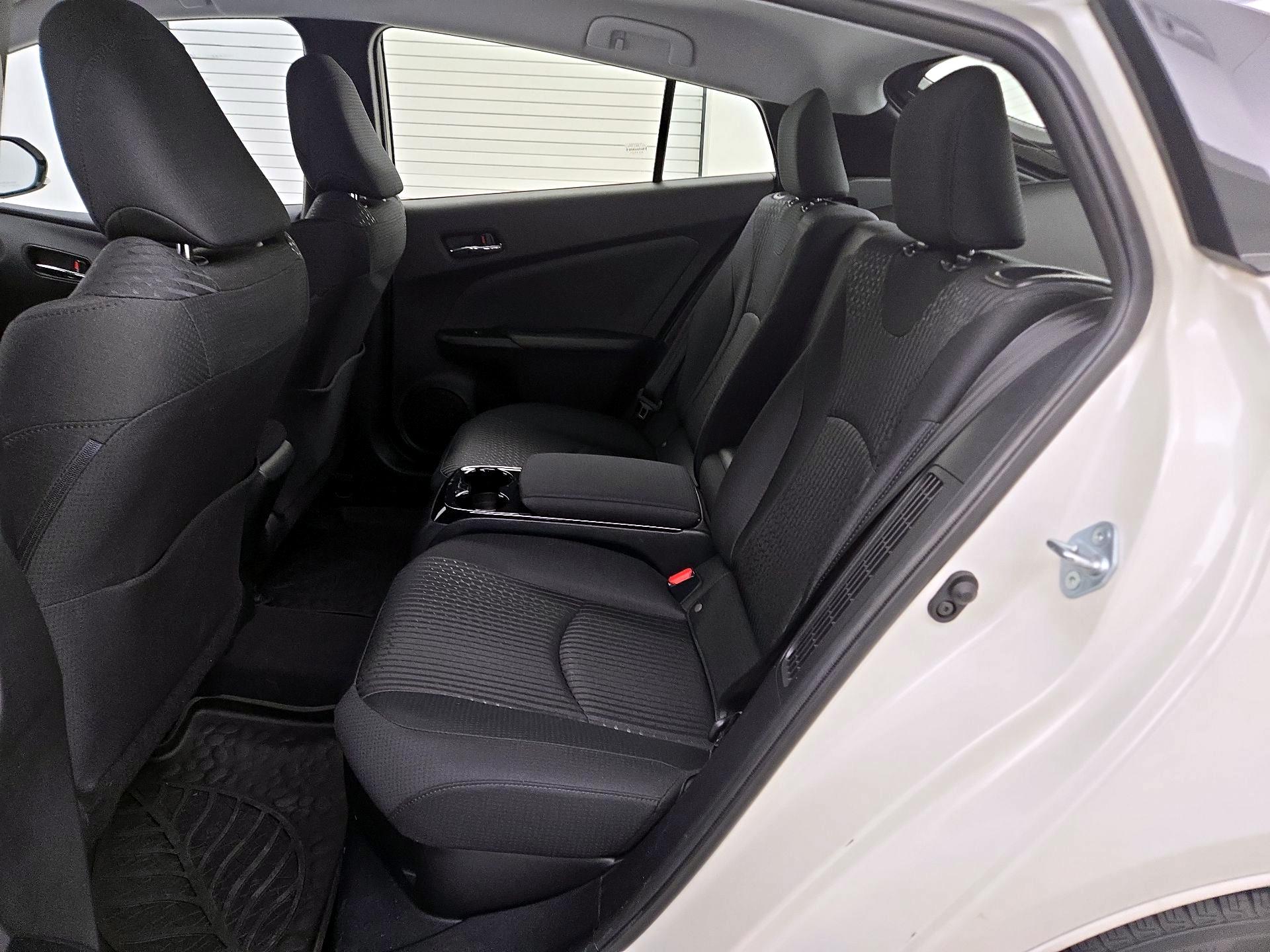 Thumbnail: 2018 Toyota Prius Prime - 19