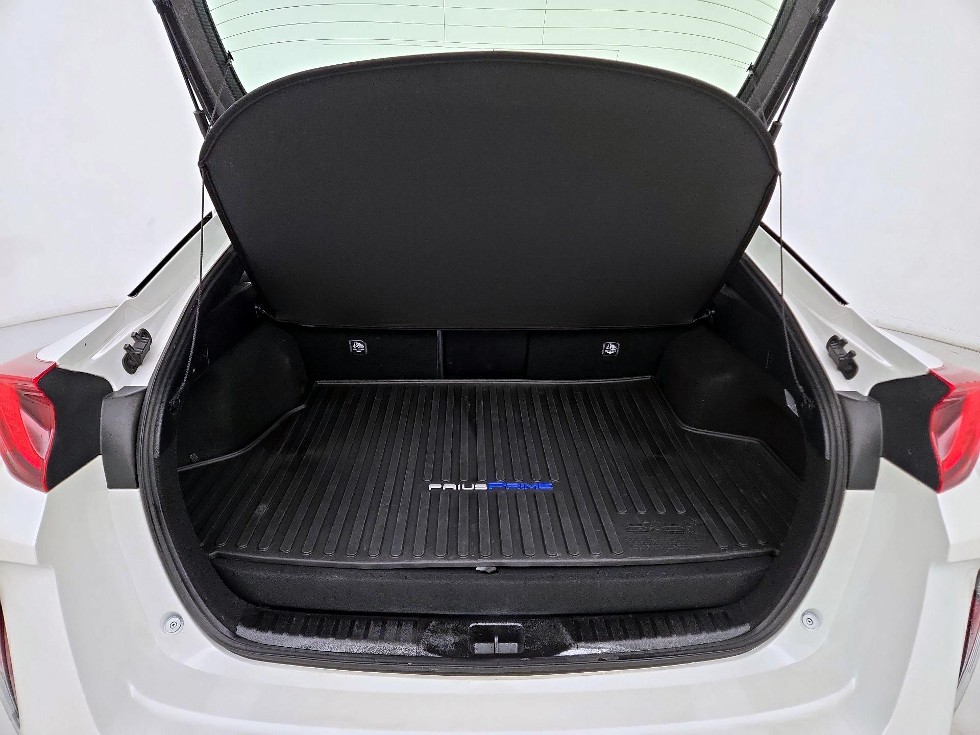 Thumbnail: 2018 Toyota Prius Prime - 20