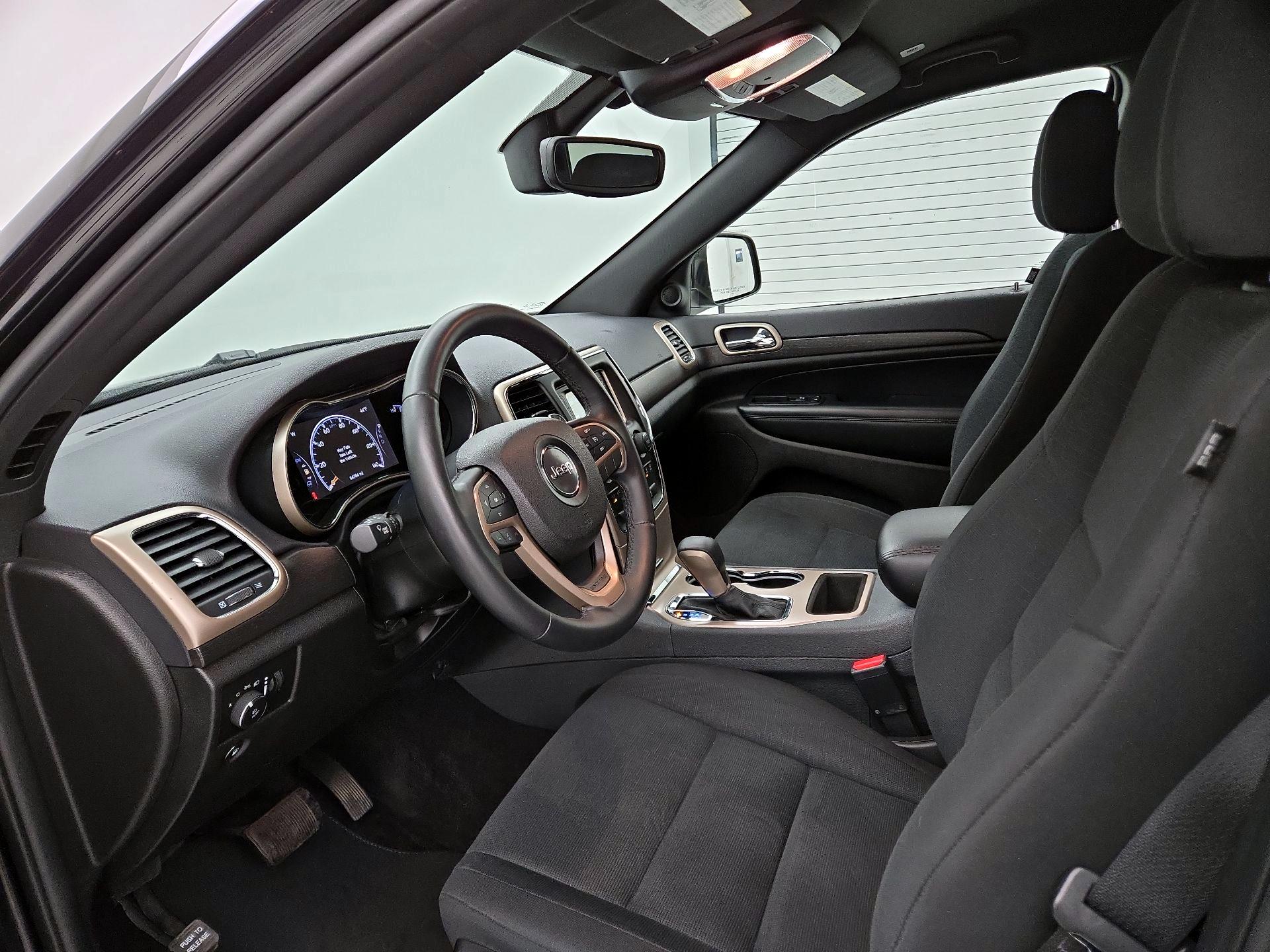 Thumbnail: 2017 Jeep Grand Cherokee - 11