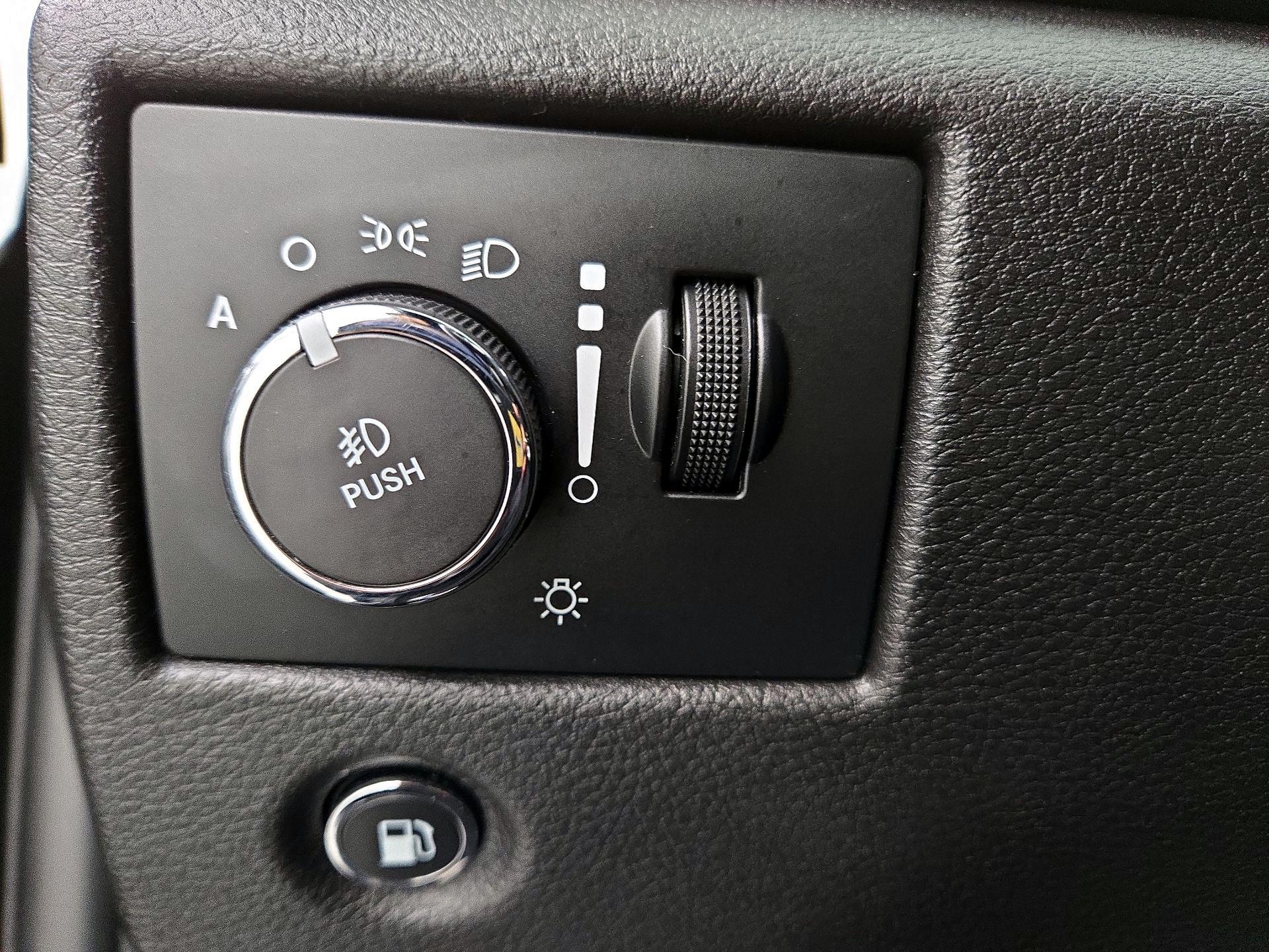 Thumbnail: 2017 Jeep Grand Cherokee - 13