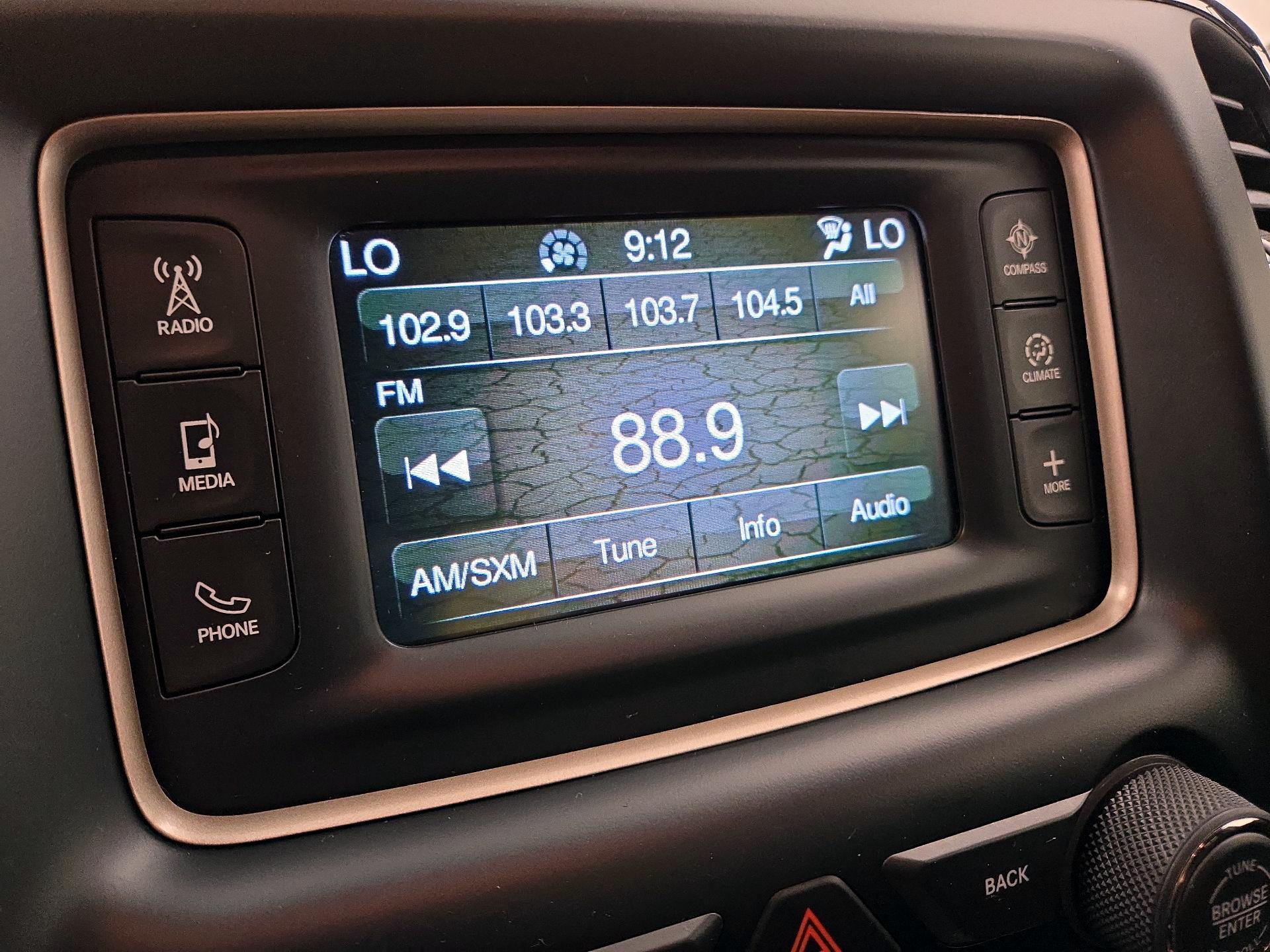 Thumbnail: 2017 Jeep Grand Cherokee - 15