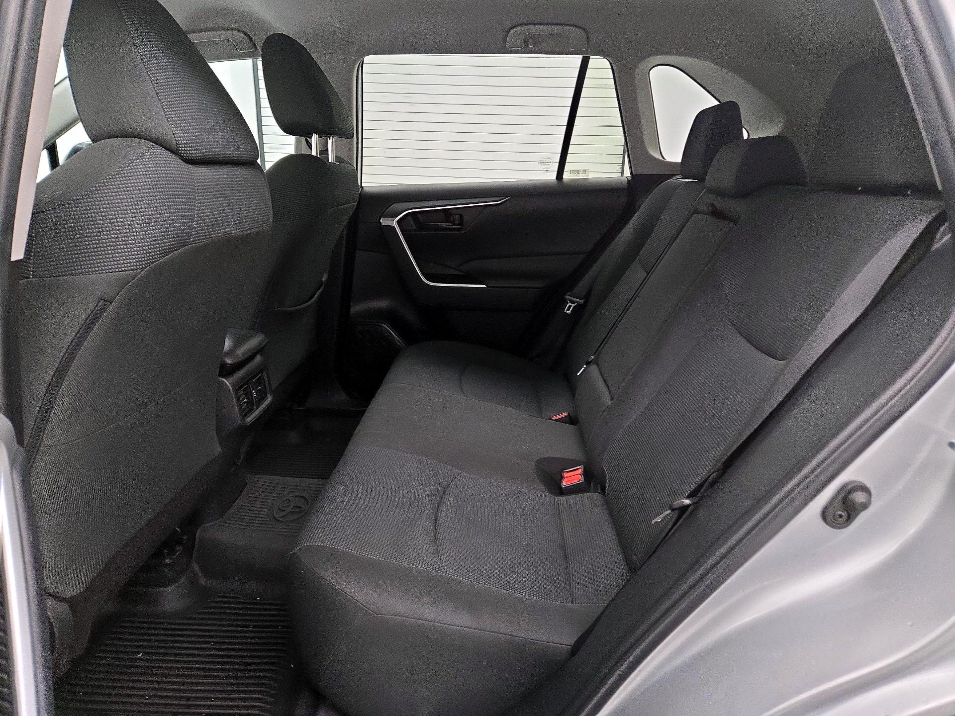 Thumbnail: 2022 Toyota RAV4 - 19