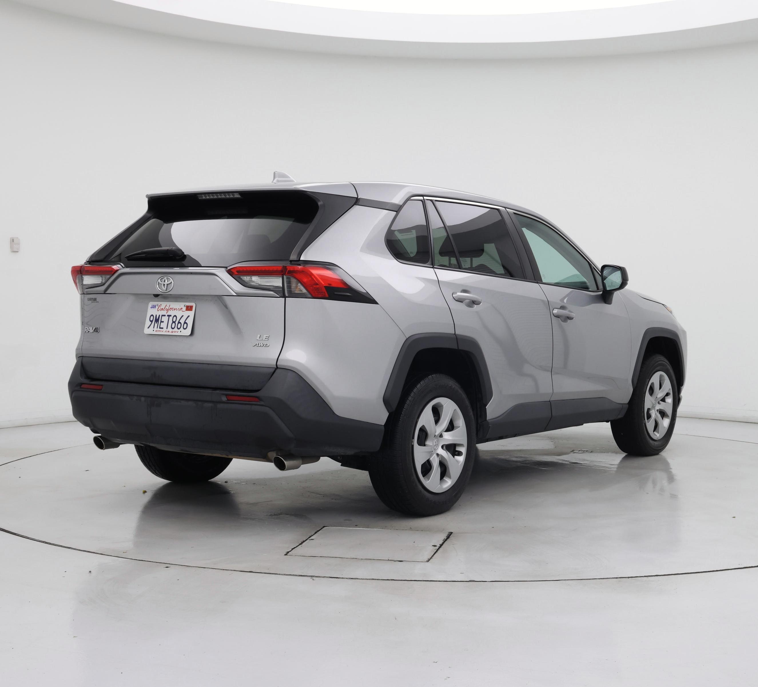 Thumbnail: 2022 Toyota RAV4 - 8