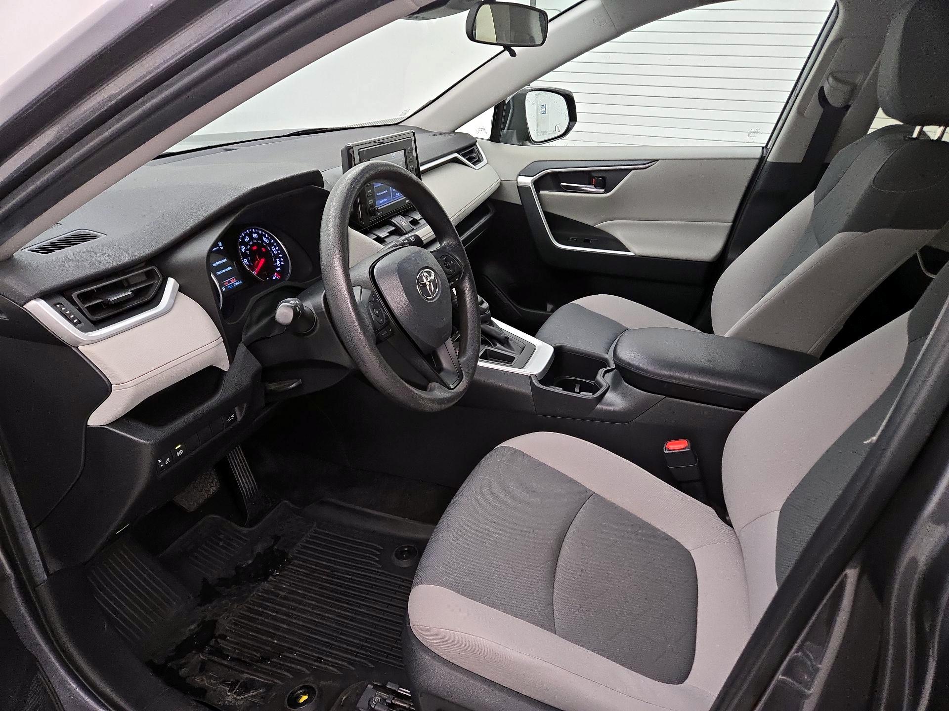 Thumbnail: 2022 Toyota RAV4 - 11