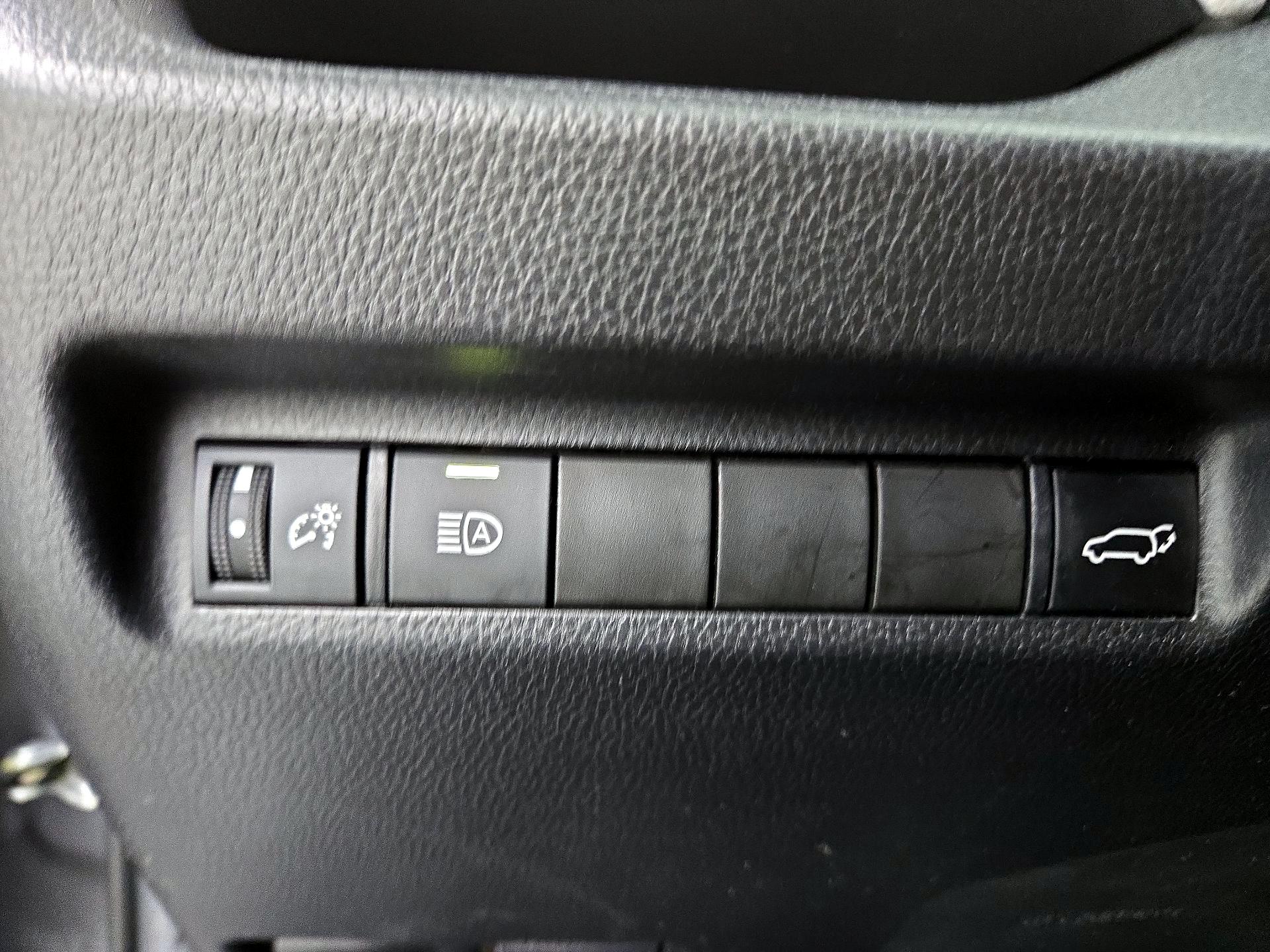 Thumbnail: 2022 Toyota RAV4 - 13