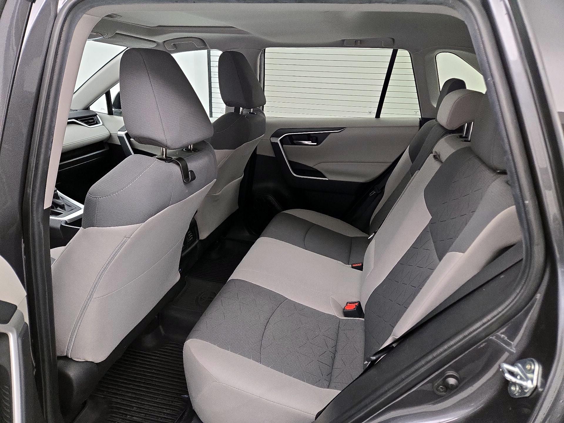 Thumbnail: 2022 Toyota RAV4 - 18