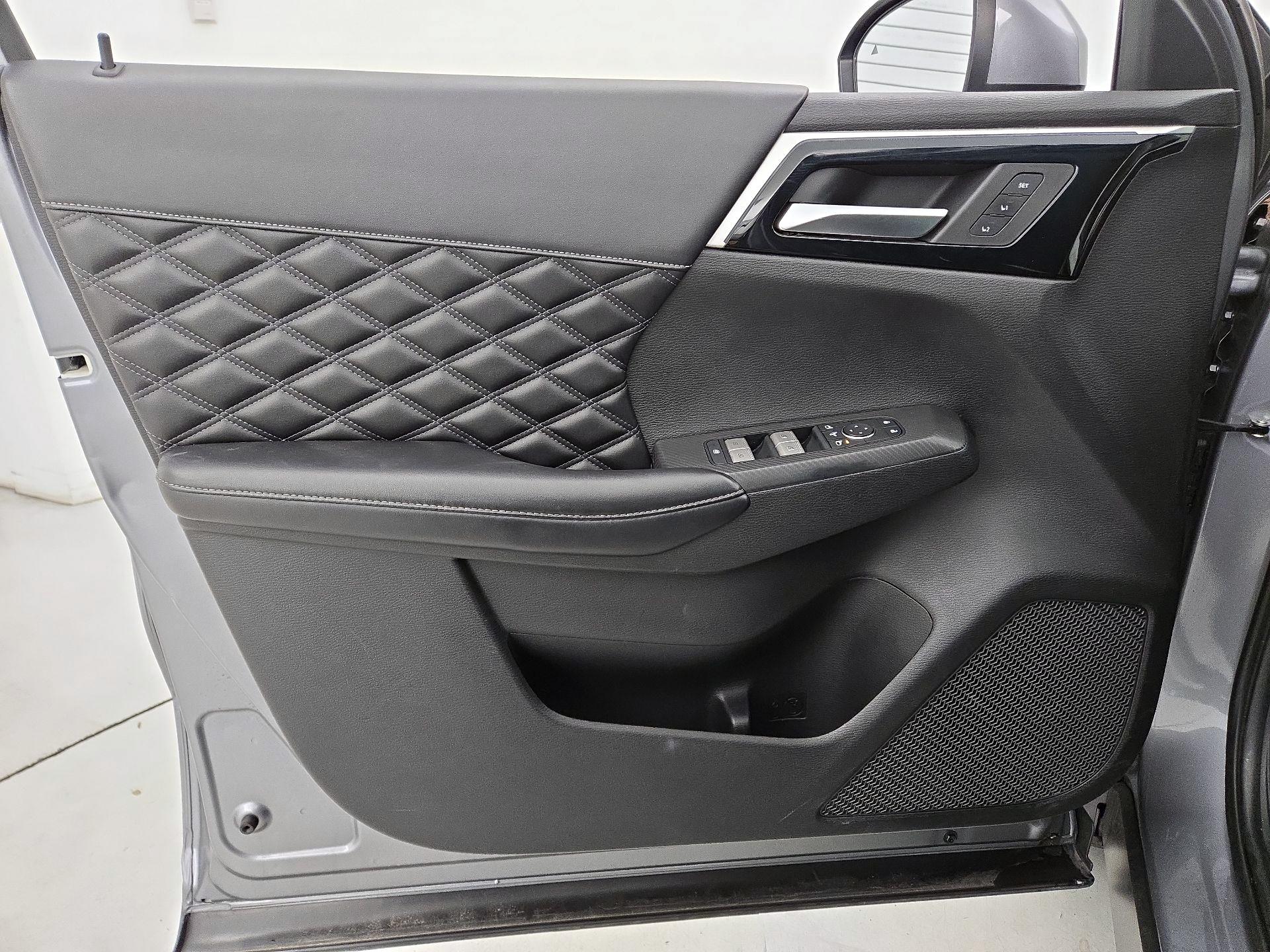 Thumbnail: 2022 Mitsubishi Outlander - 12