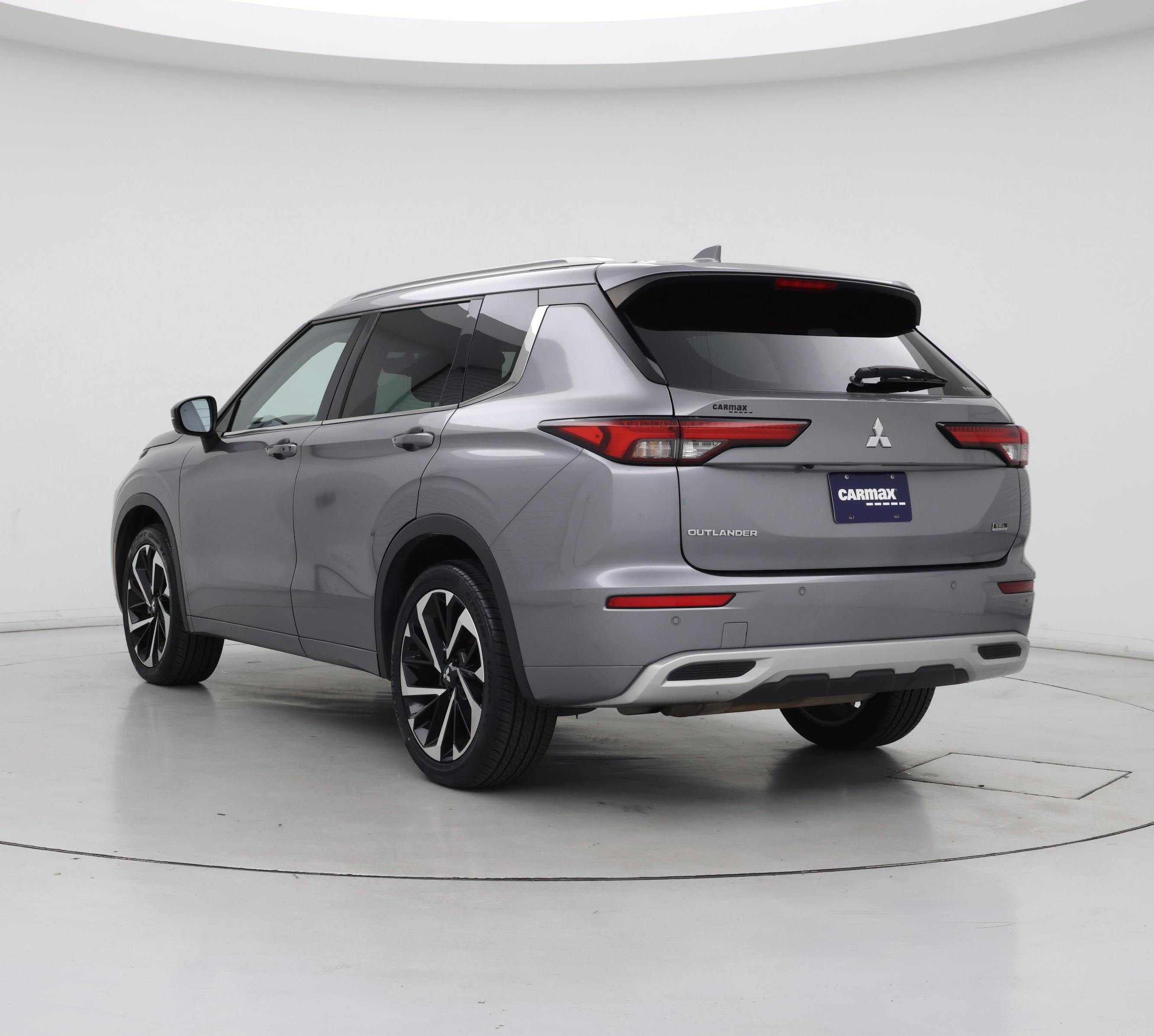 Thumbnail: 2022 Mitsubishi Outlander - 2