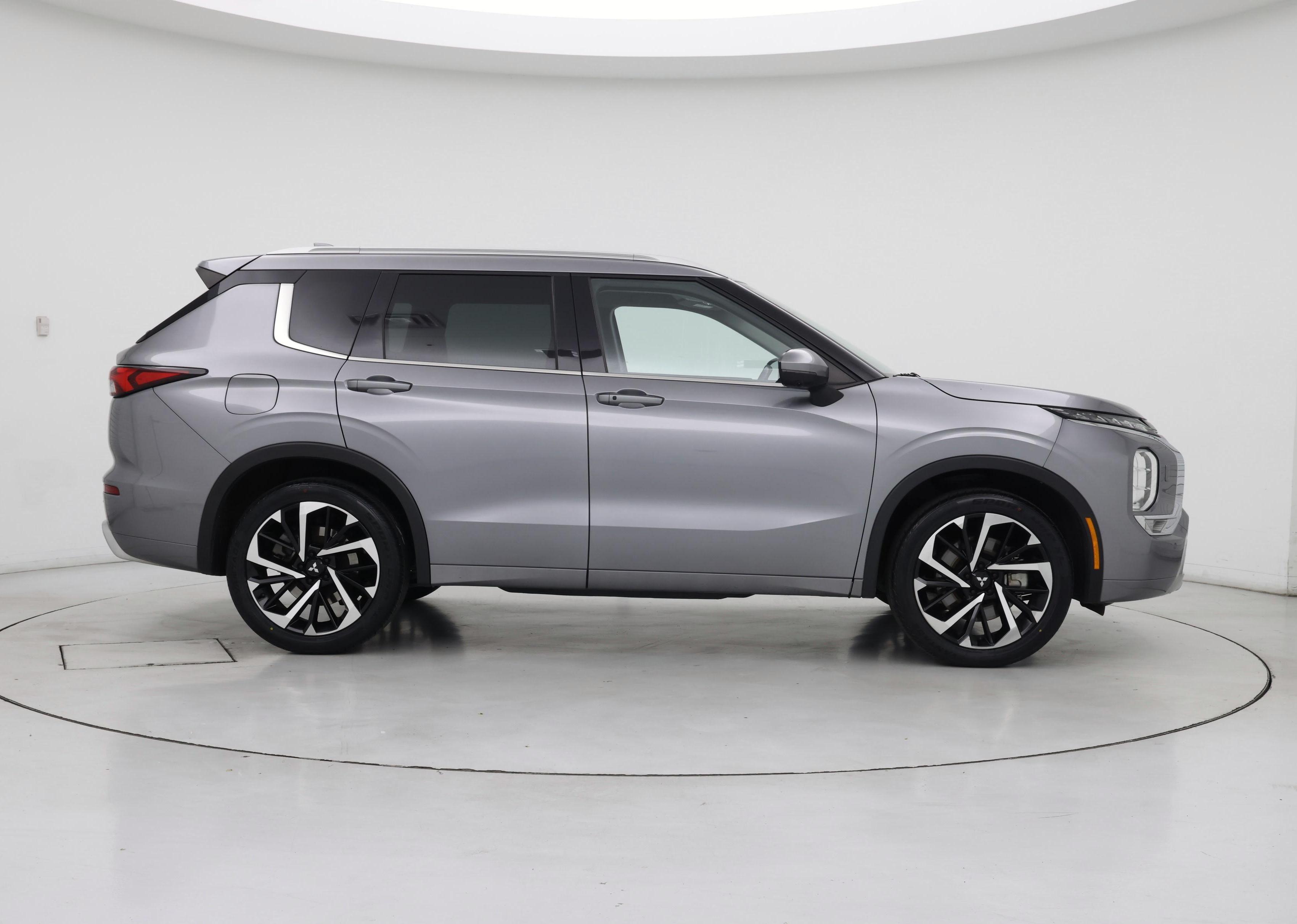 Thumbnail: 2022 Mitsubishi Outlander - 7
