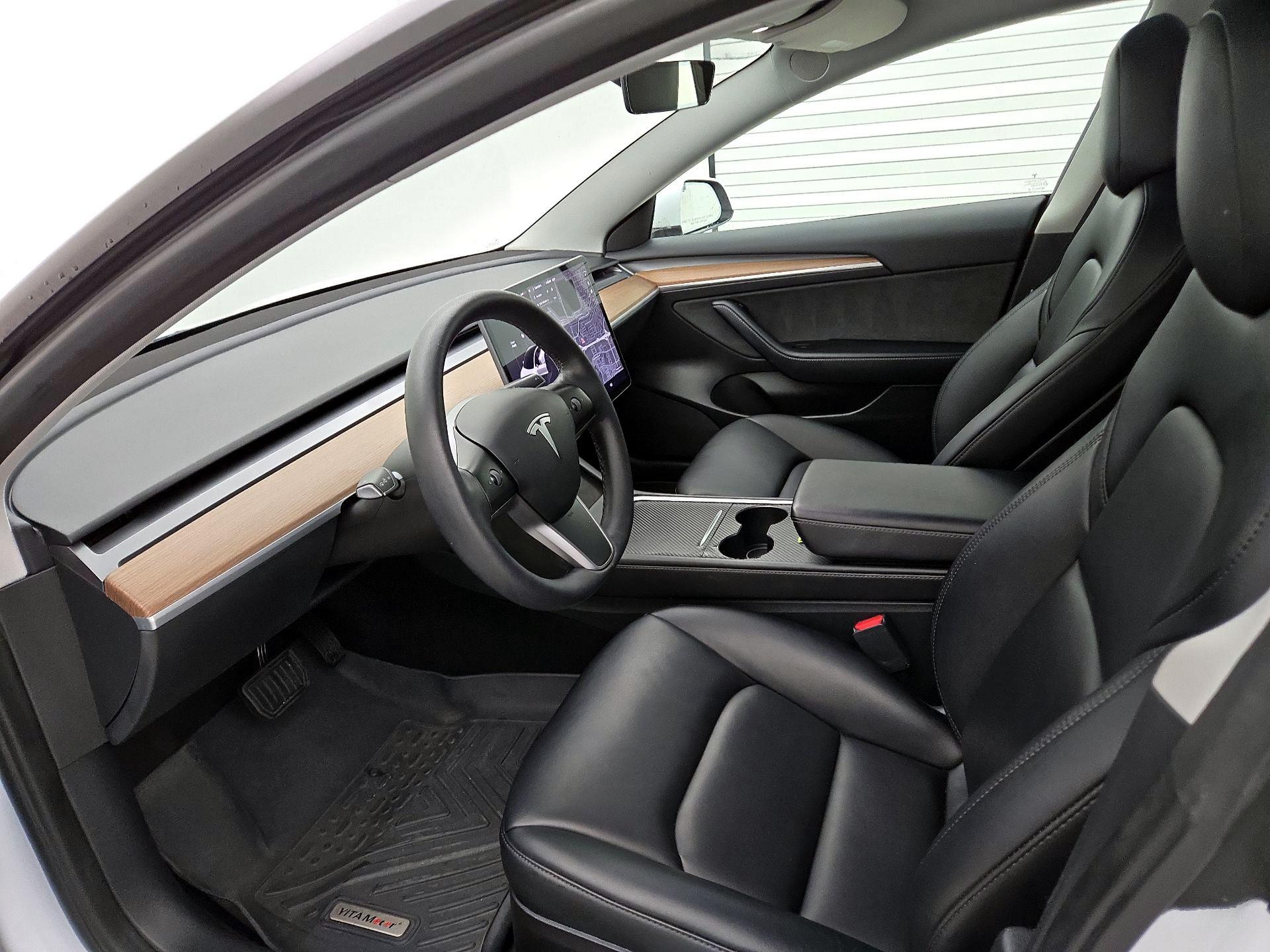 Thumbnail: 2023 Tesla Model 3 - 11