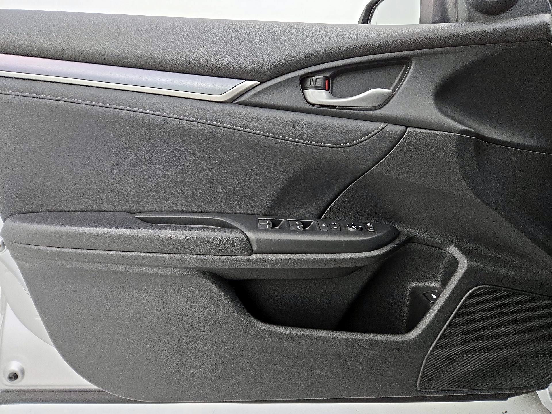 Thumbnail: 2016 Honda Civic - 12