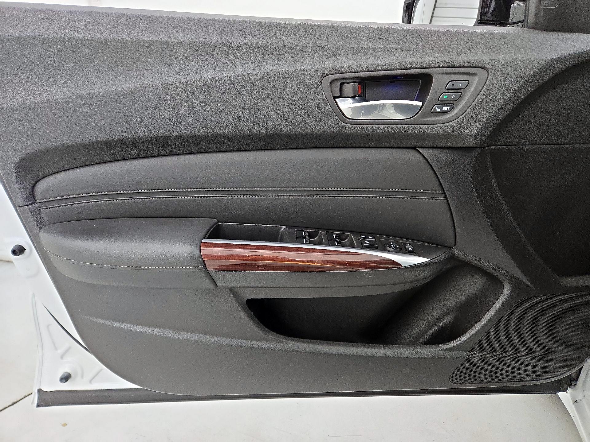 Thumbnail: 2016 Acura TLX - 12