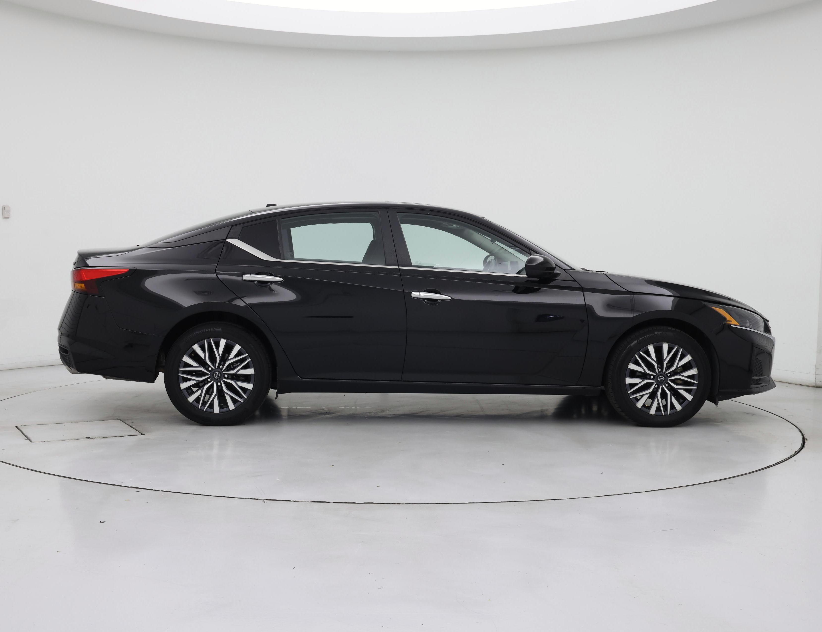 Thumbnail: 2023 Nissan Altima - 7