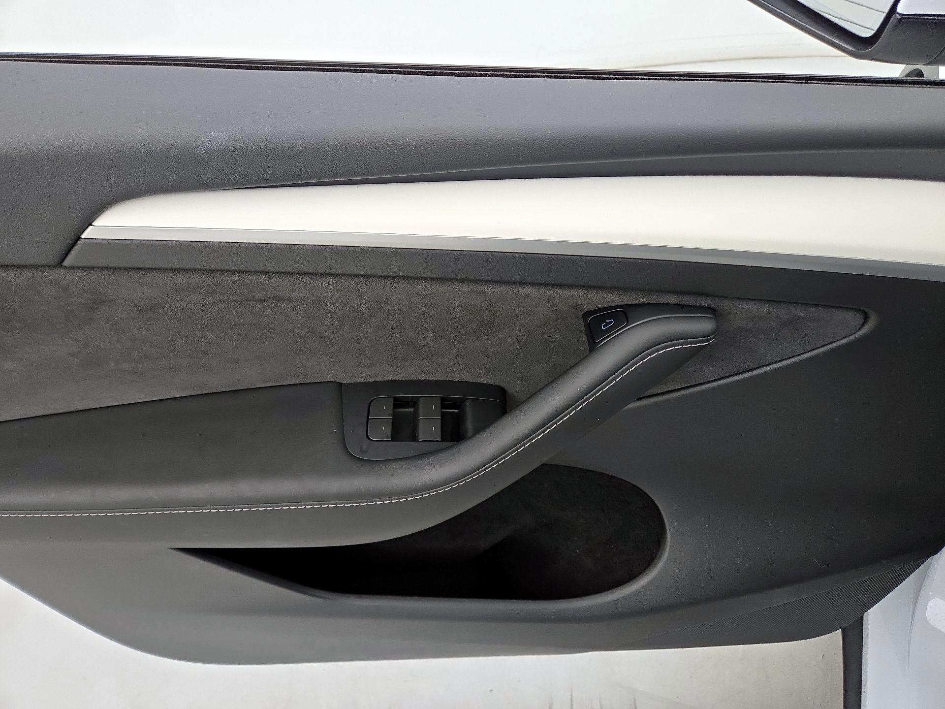 Thumbnail: 2023 Tesla Model Y - 12