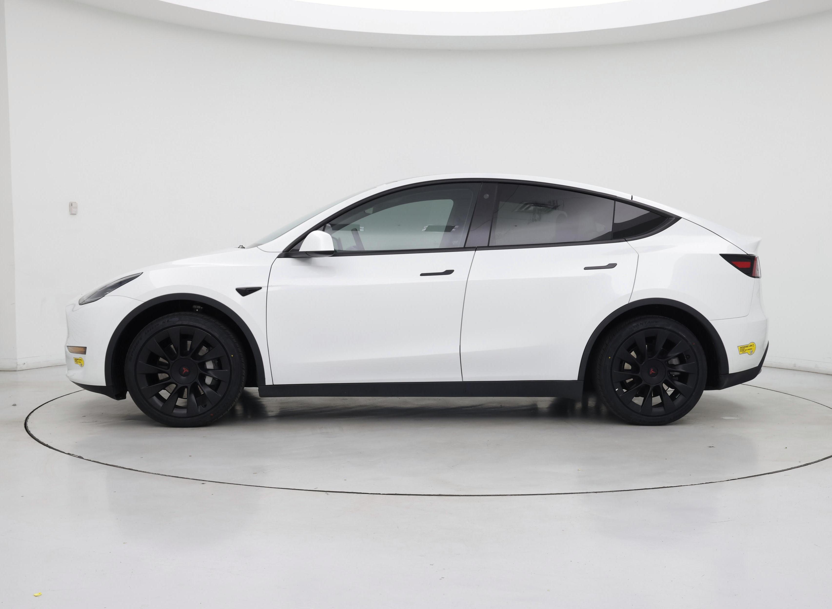 Thumbnail: 2023 Tesla Model Y - 3