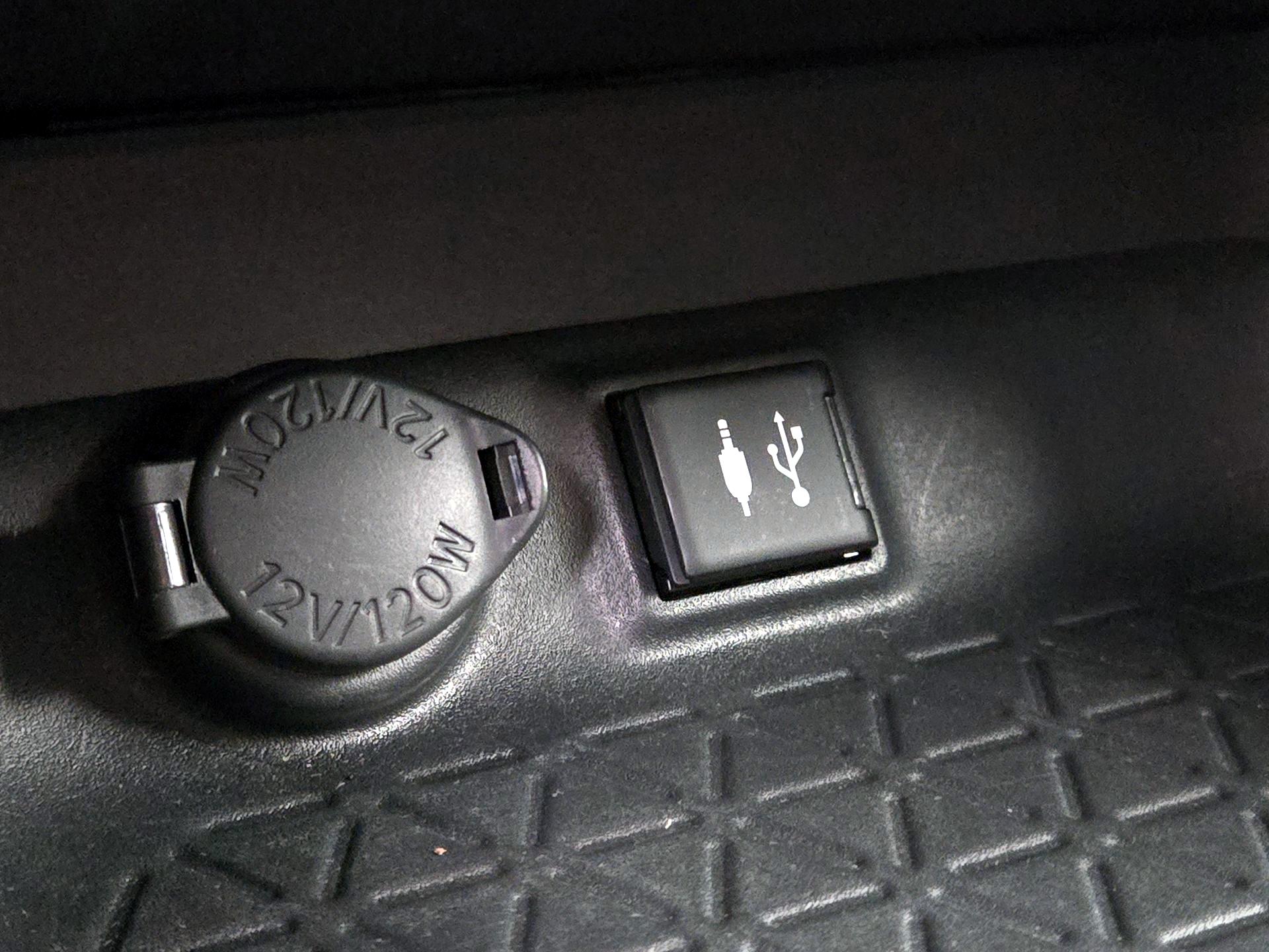 Thumbnail: 2019 Toyota RAV4 - 18