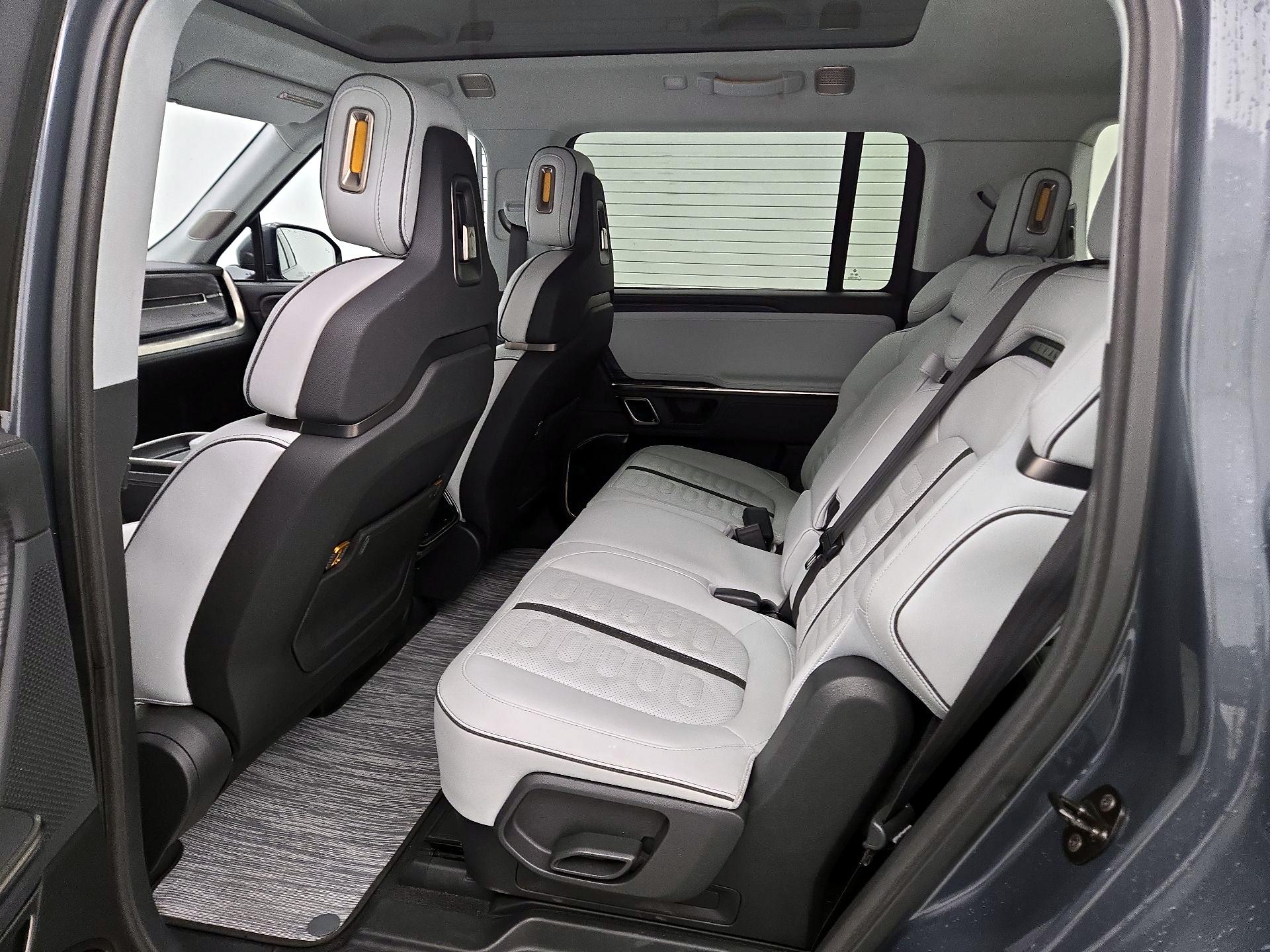 Thumbnail: 2023 Rivian R1S - 20