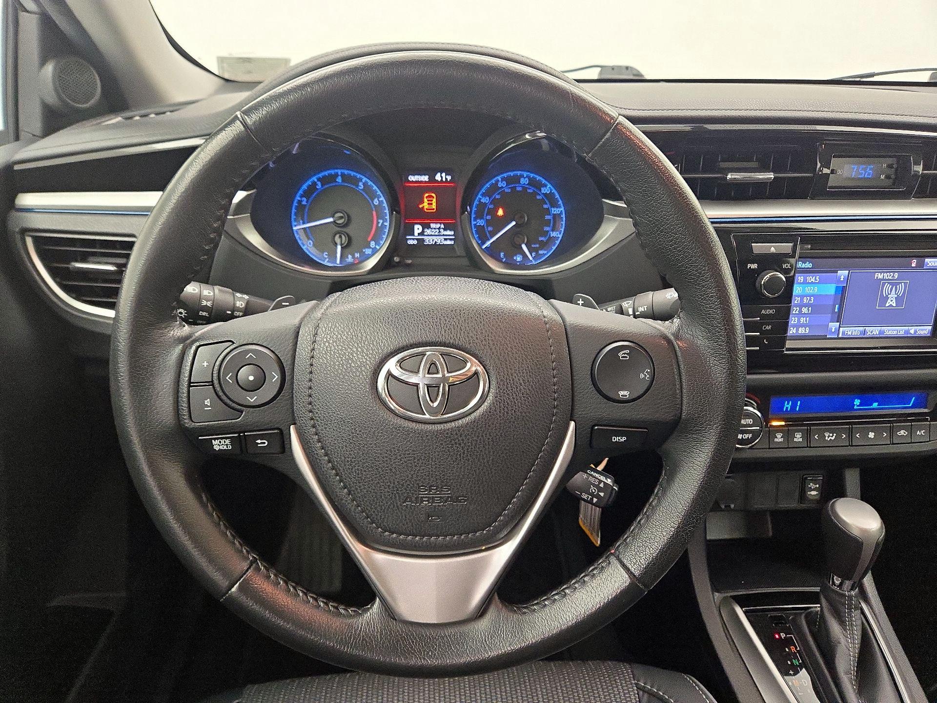 Thumbnail: 2015 Toyota Corolla - 10