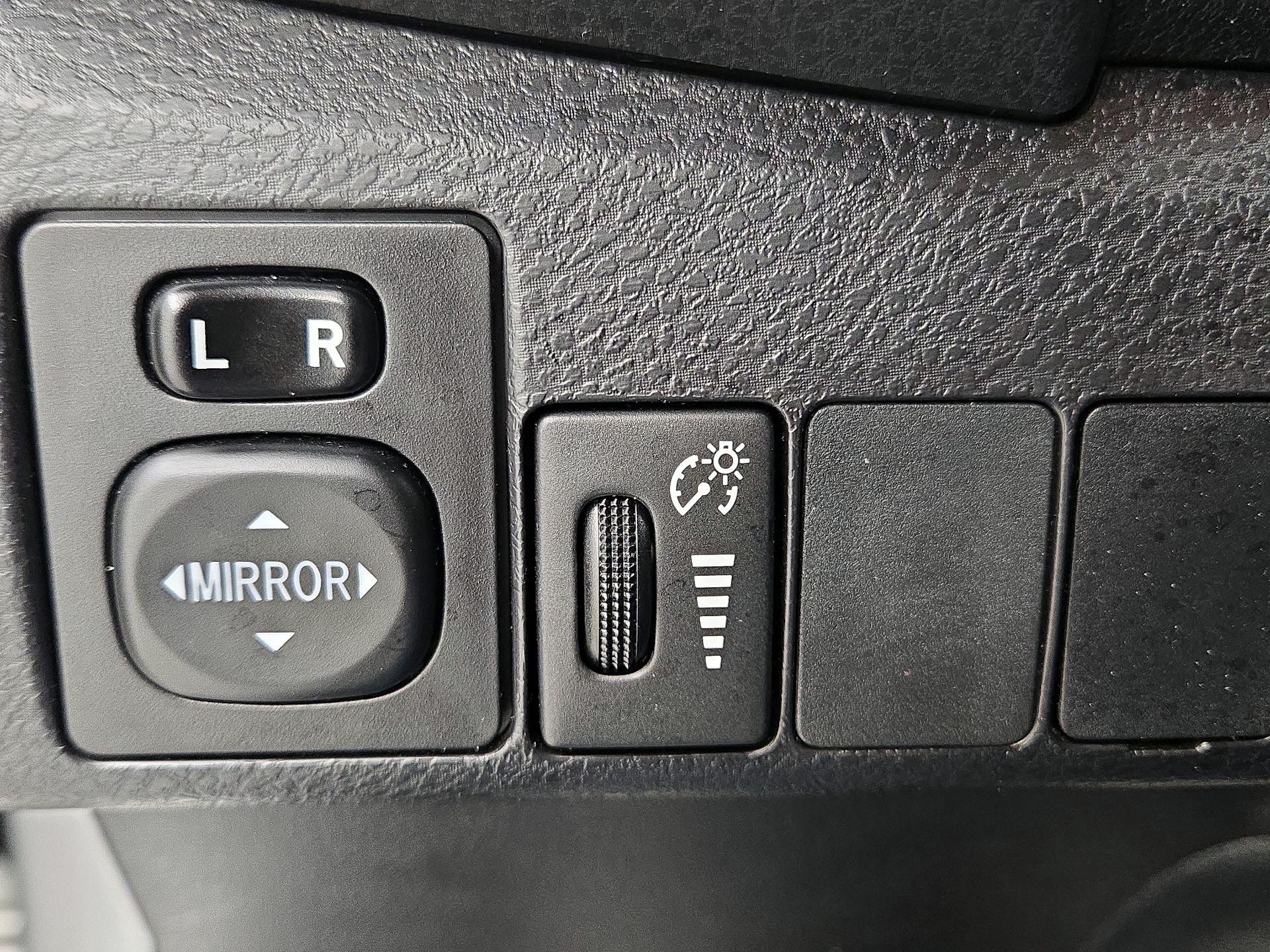 Thumbnail: 2015 Toyota Corolla - 13