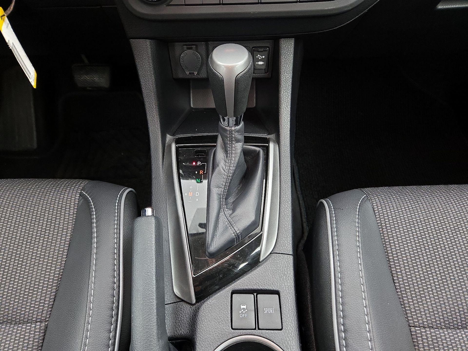 Thumbnail: 2015 Toyota Corolla - 17