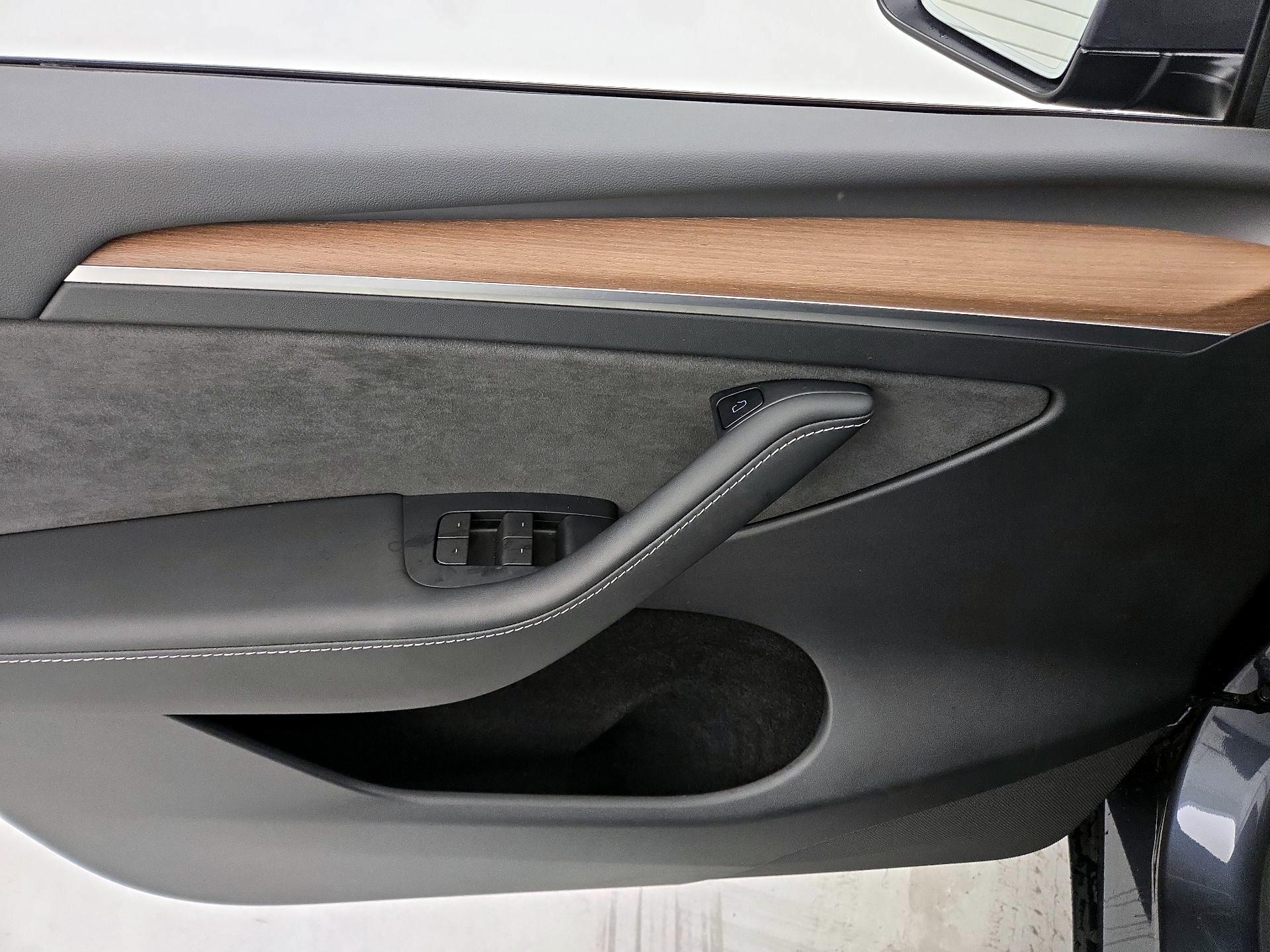 Thumbnail: 2023 Tesla Model Y - 12