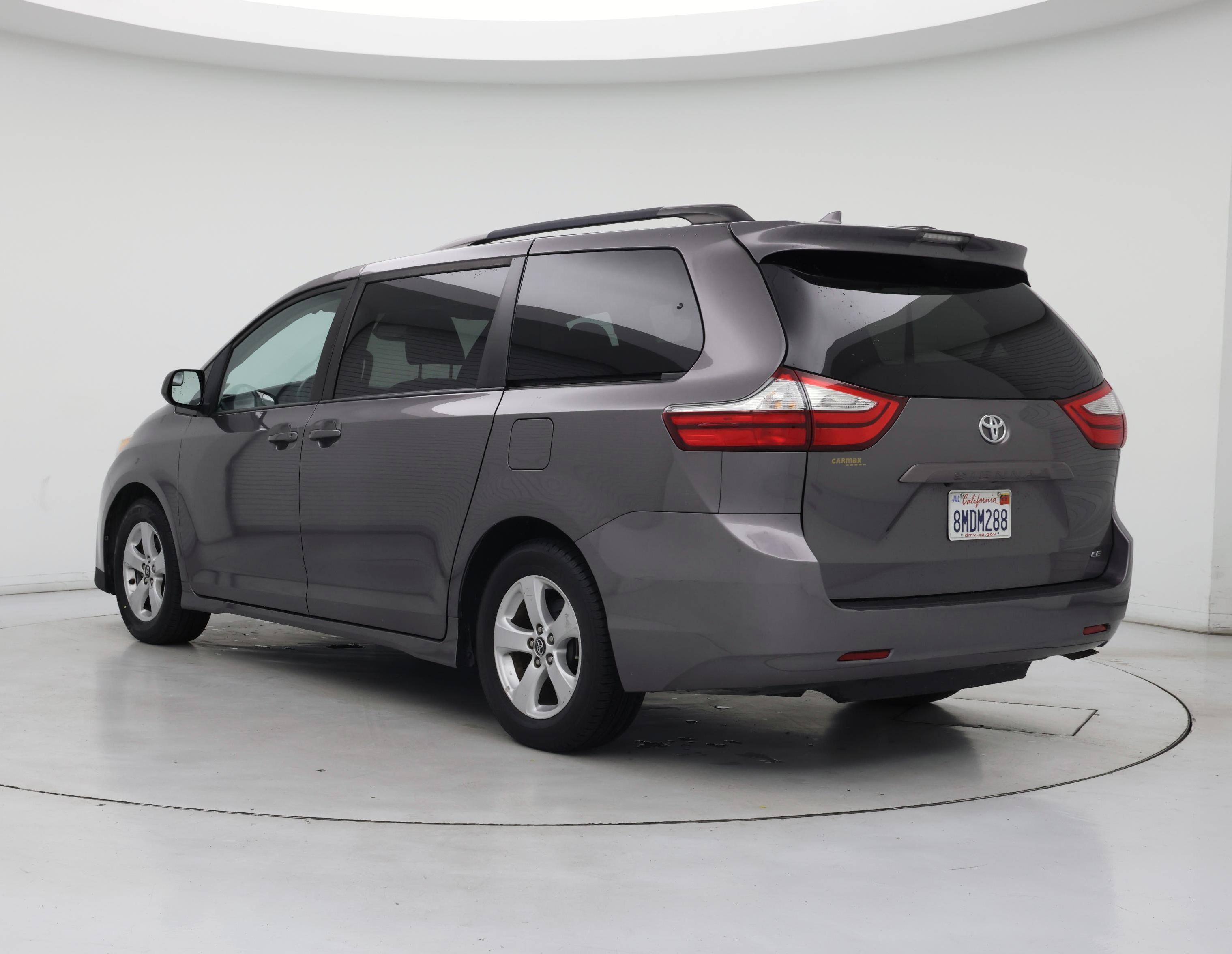 Thumbnail: 2019 Toyota Sienna - 2