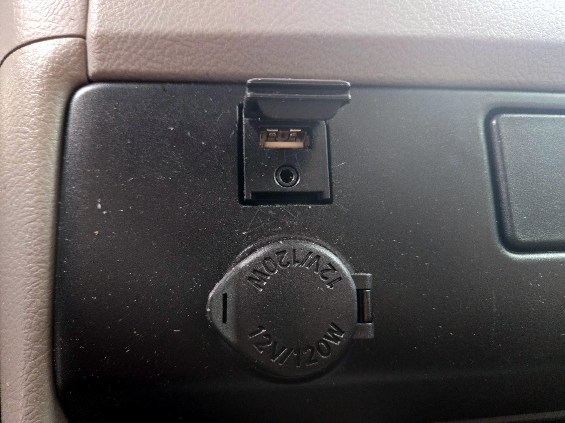 Thumbnail: 2019 Toyota Sienna - 19