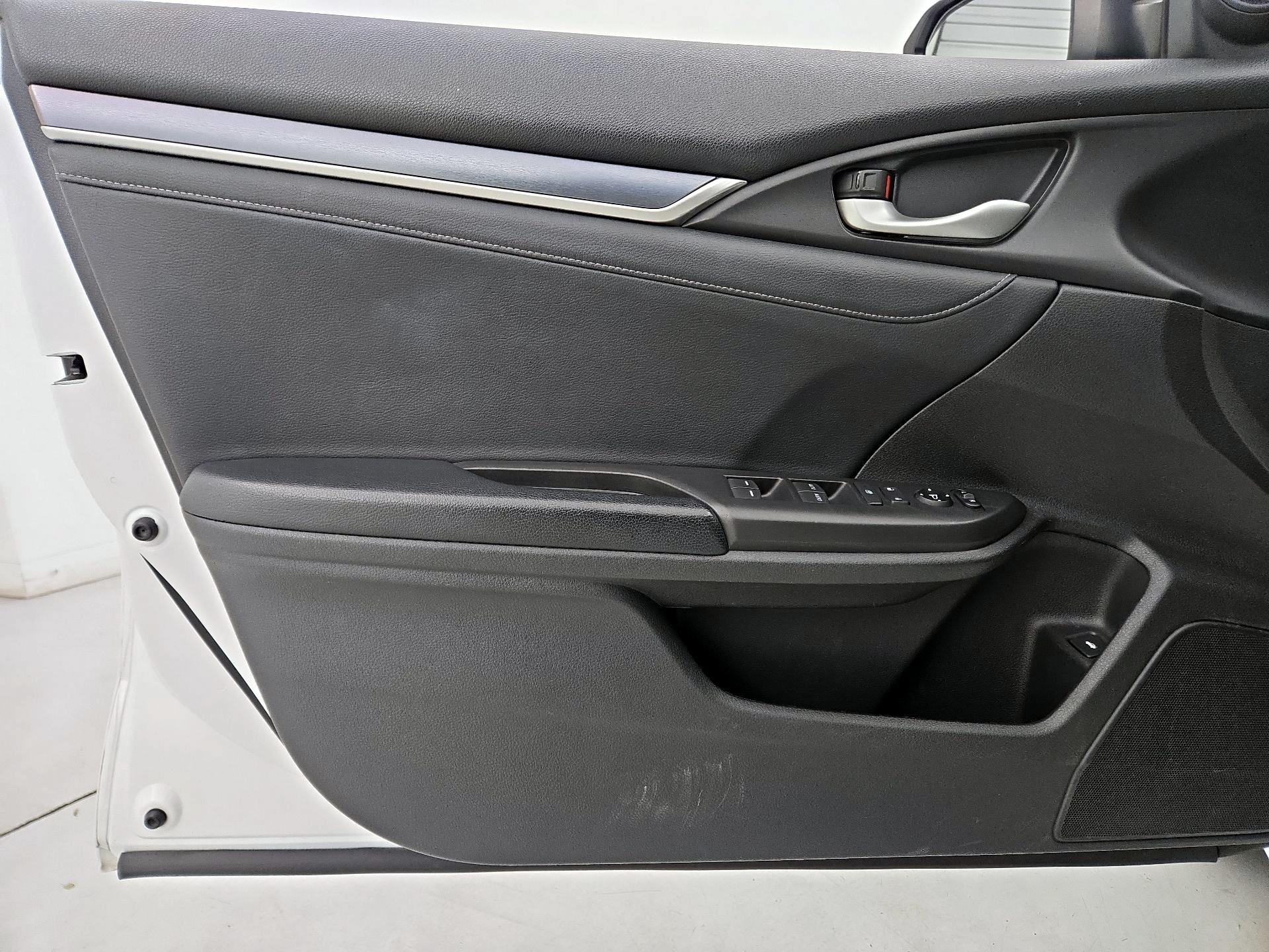 Thumbnail: 2018 Honda Civic - 12