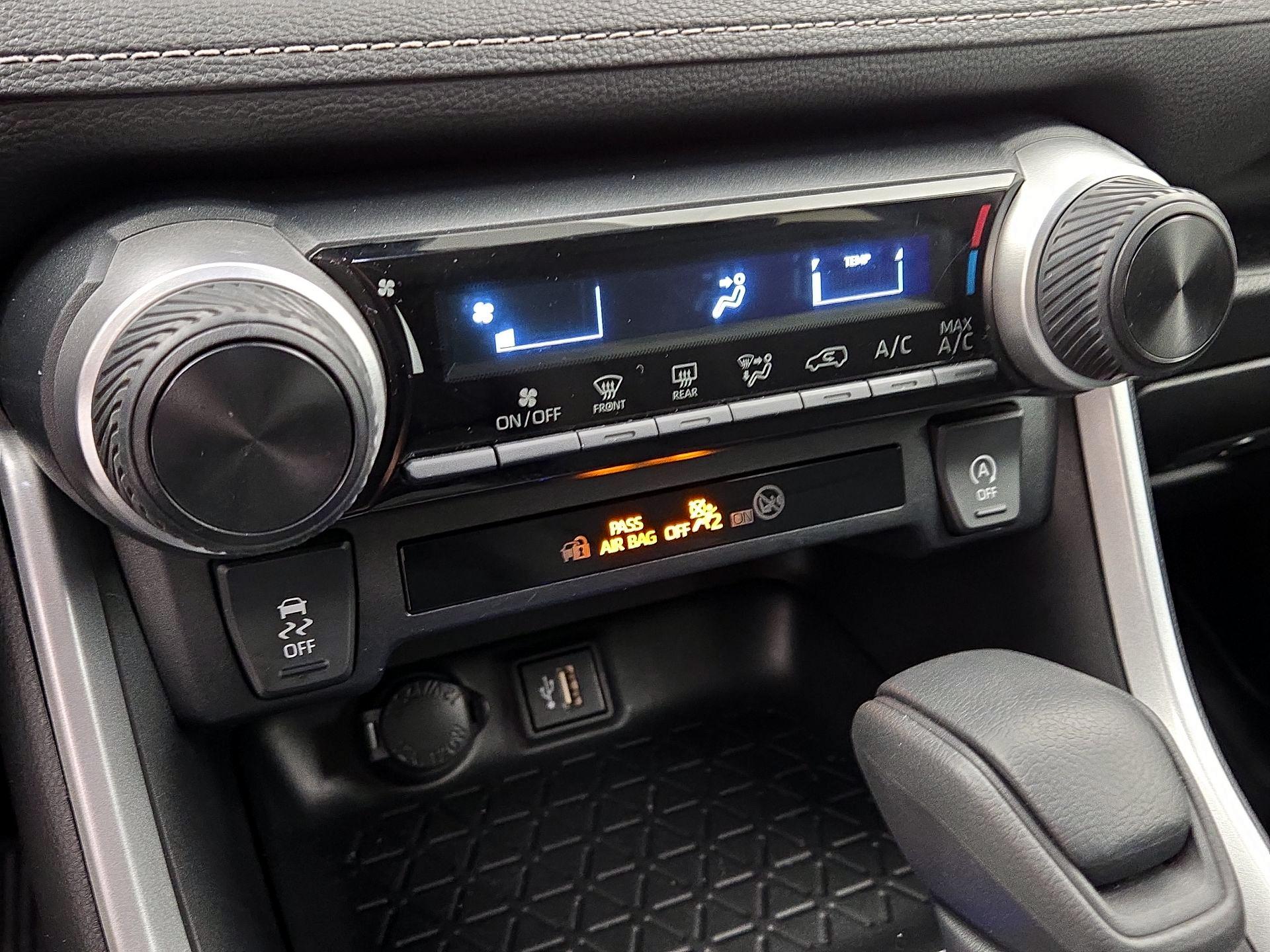 Thumbnail: 2024 Toyota RAV4 - 16