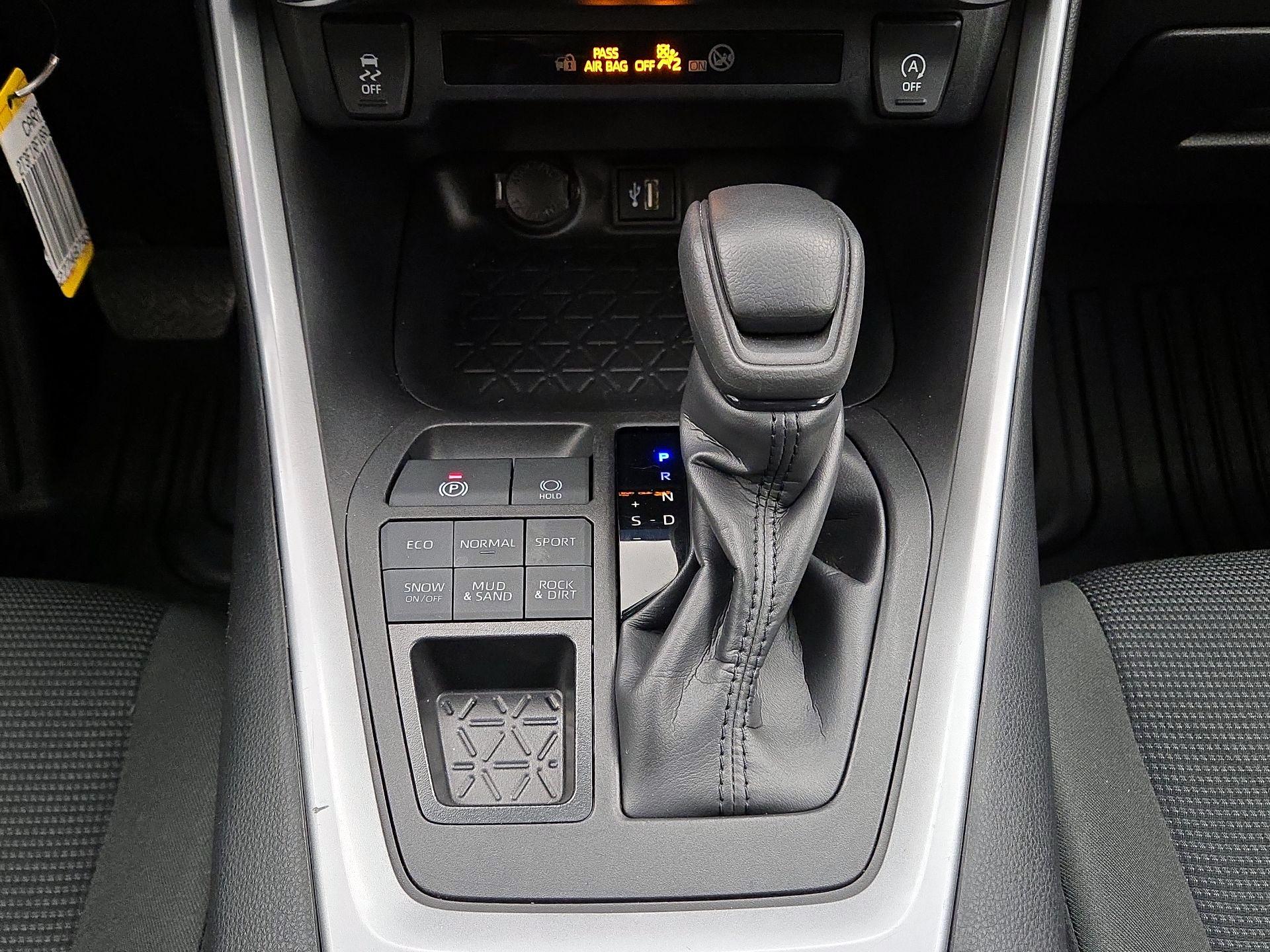 Thumbnail: 2024 Toyota RAV4 - 17