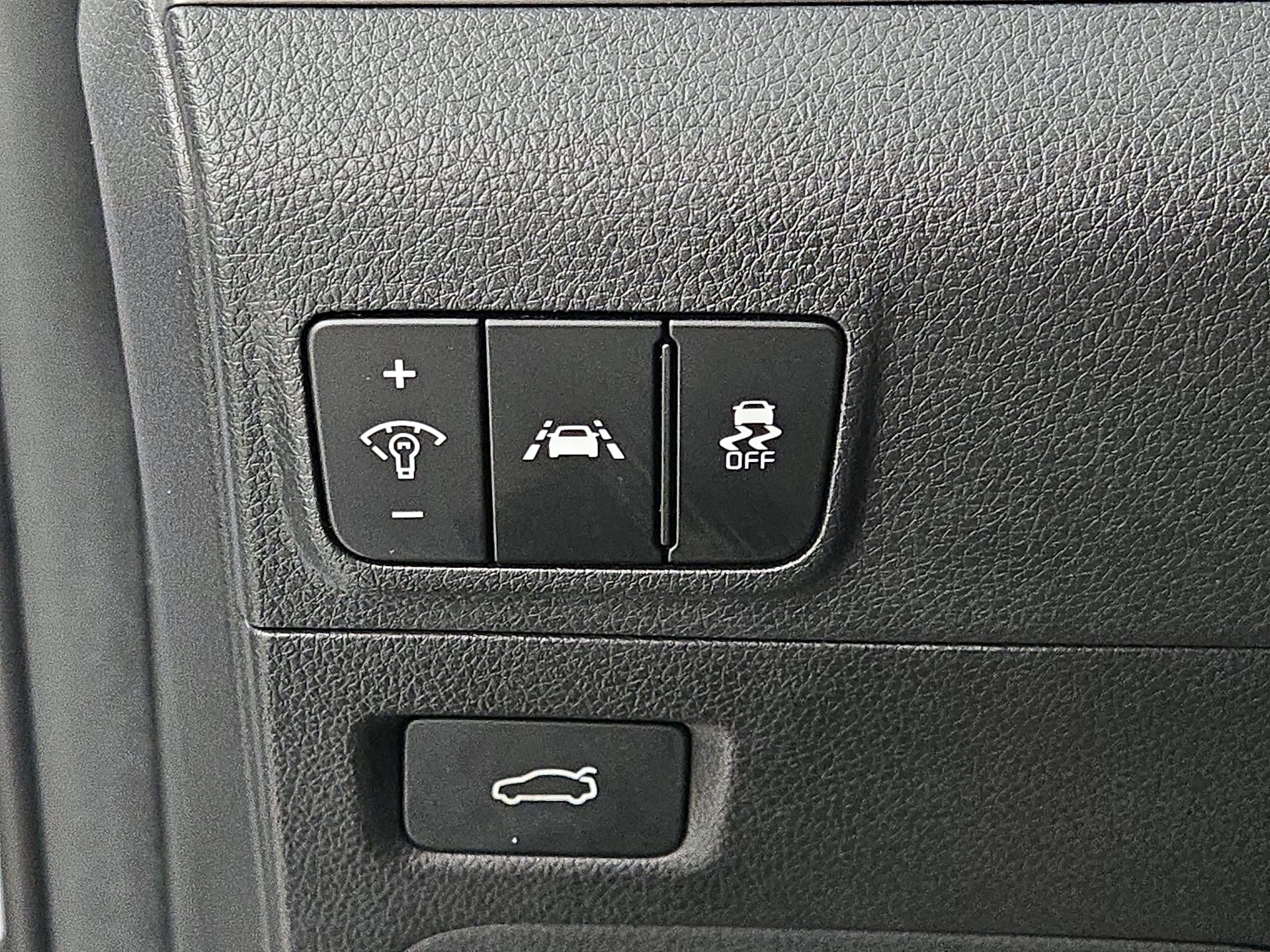 Thumbnail: 2022 Kia K5 - 13