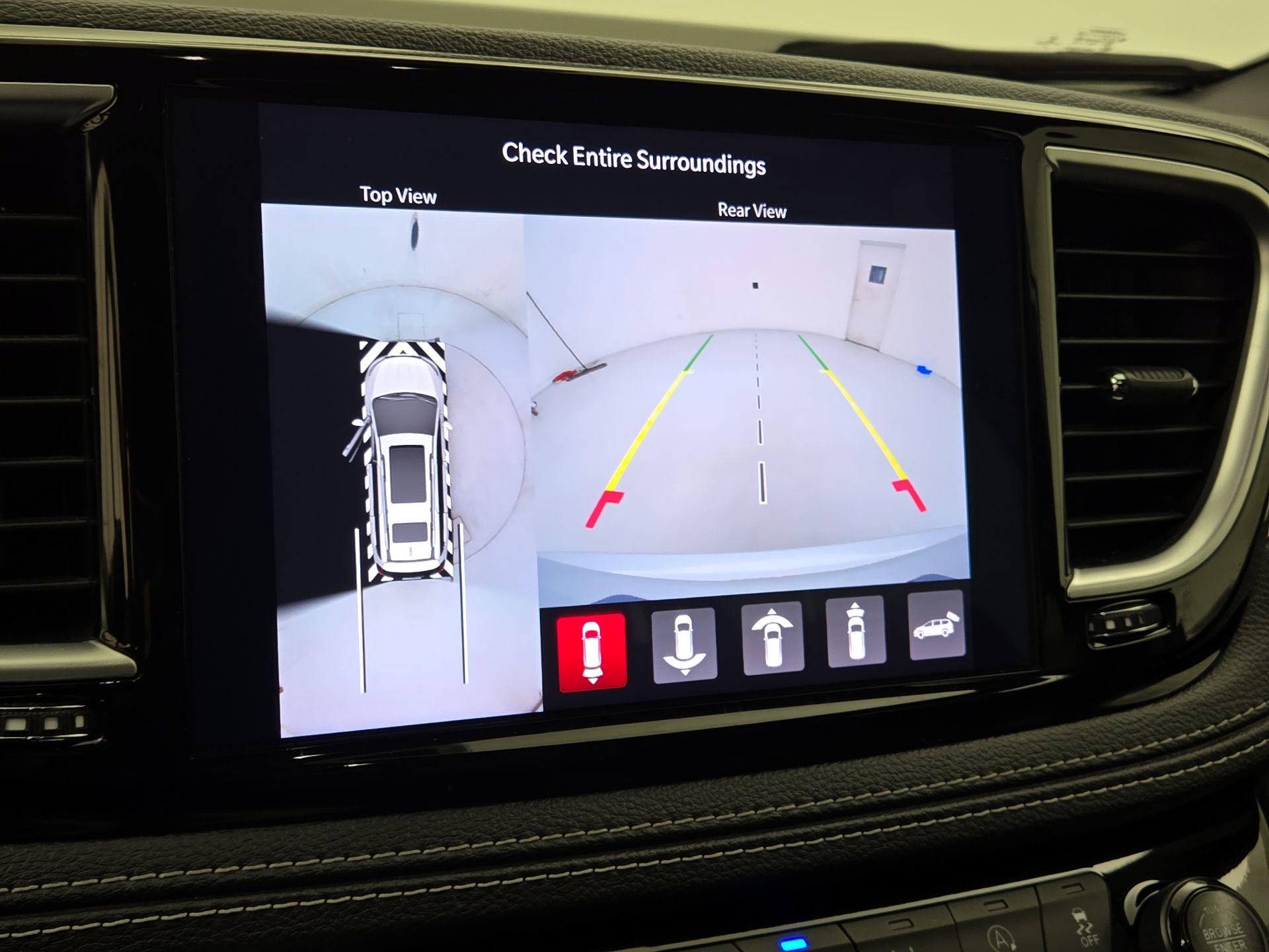 Thumbnail: 2022 Chrysler Pacifica - 14