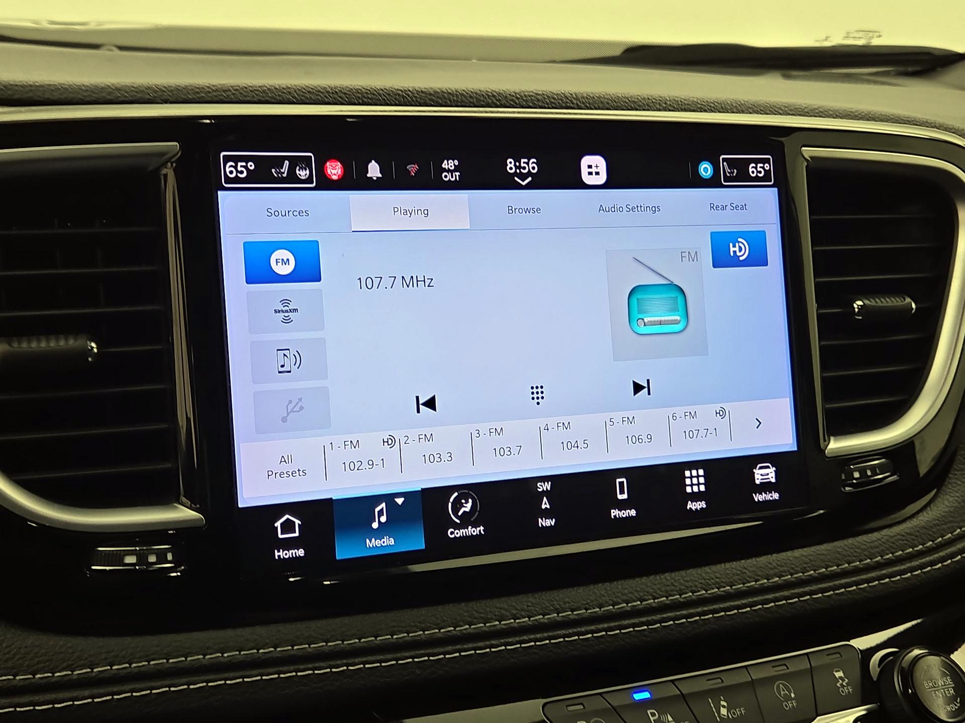 Thumbnail: 2022 Chrysler Pacifica - 15