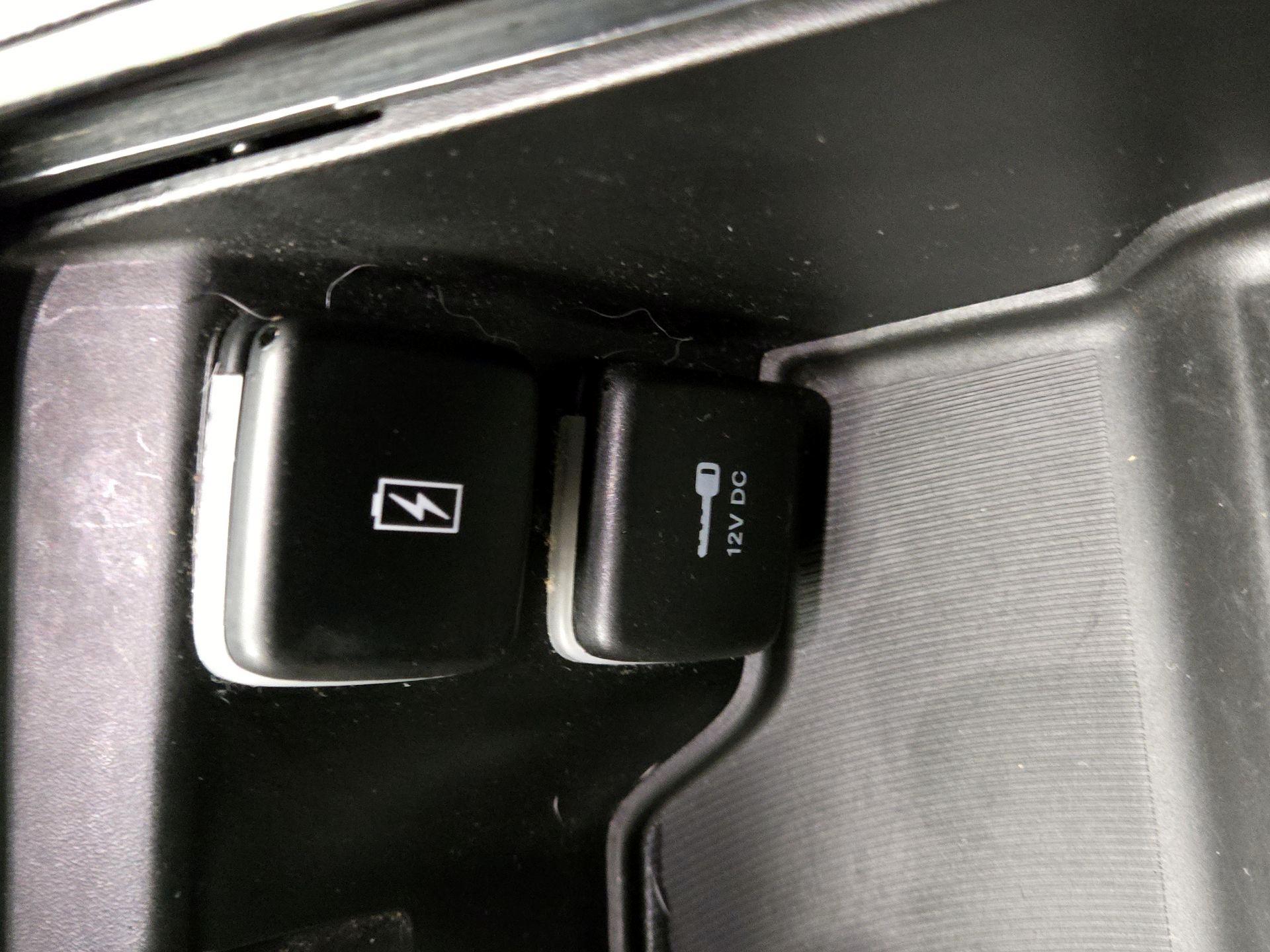 Thumbnail: 2022 Chrysler Pacifica - 18