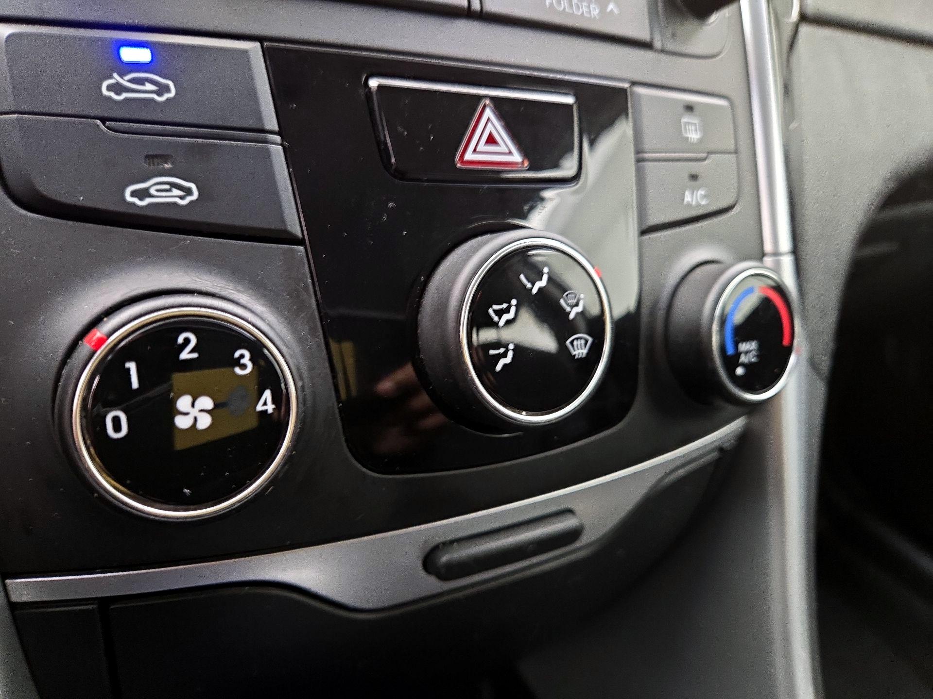 Thumbnail: 2014 Hyundai Sonata - 16