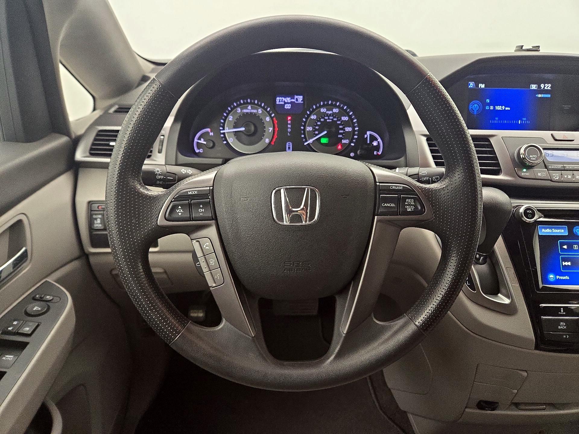 Thumbnail: 2014 Honda Odyssey - 10