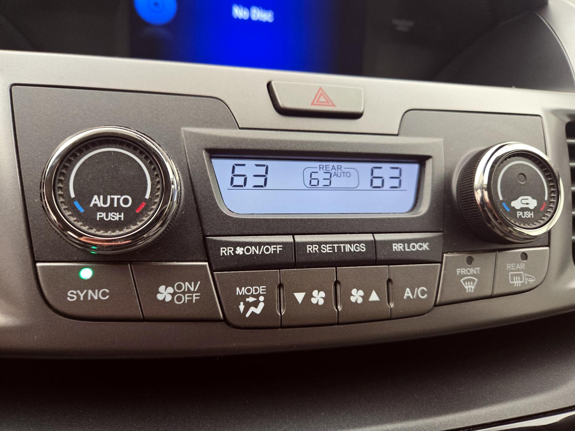 Thumbnail: 2014 Honda Odyssey - 16